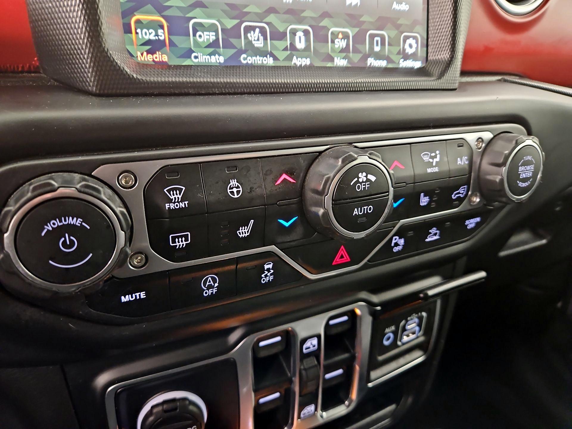 Thumbnail: 2023 Jeep Wrangler - 17