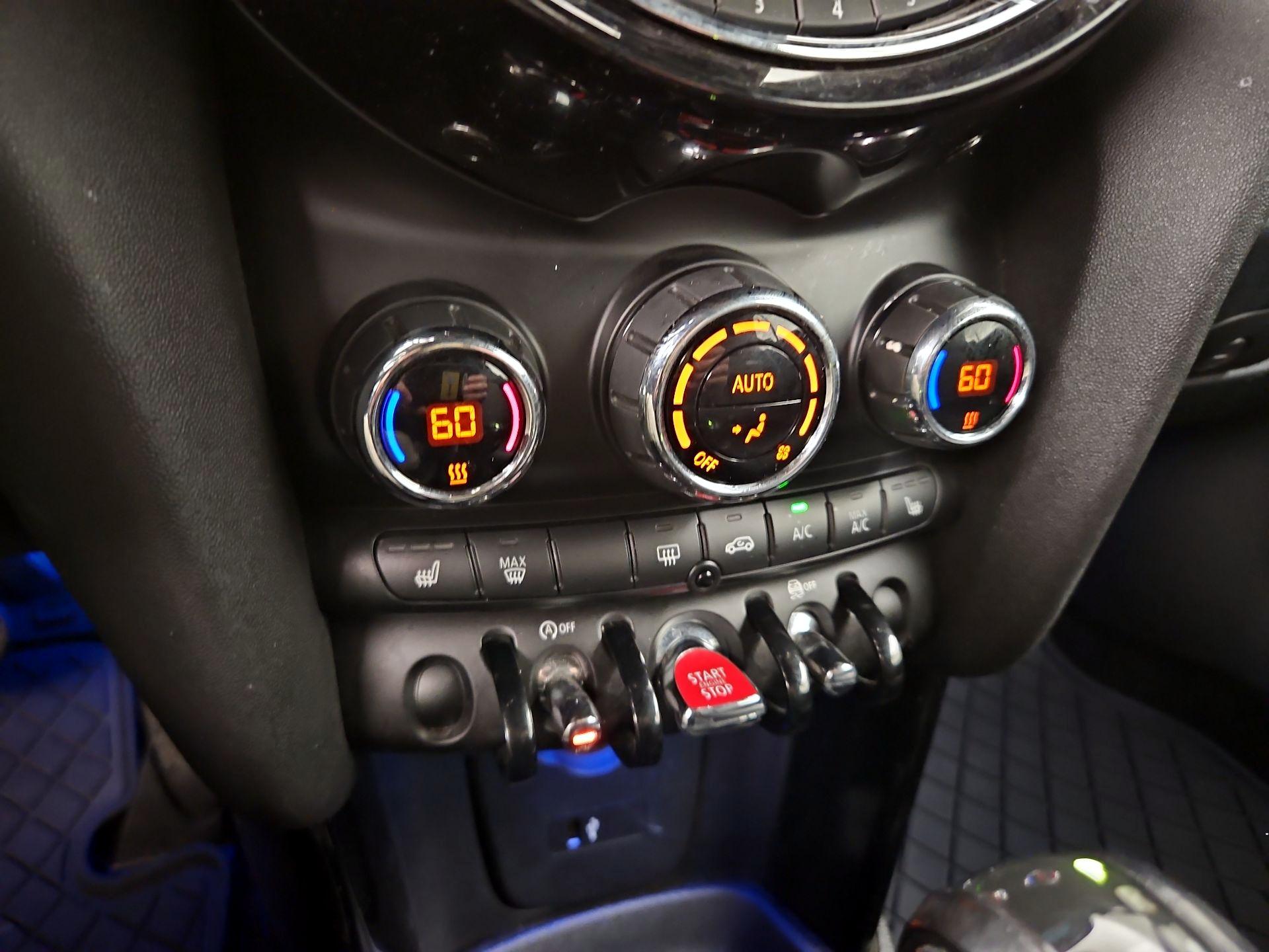 Thumbnail: 2019 MINI Cooper - 16