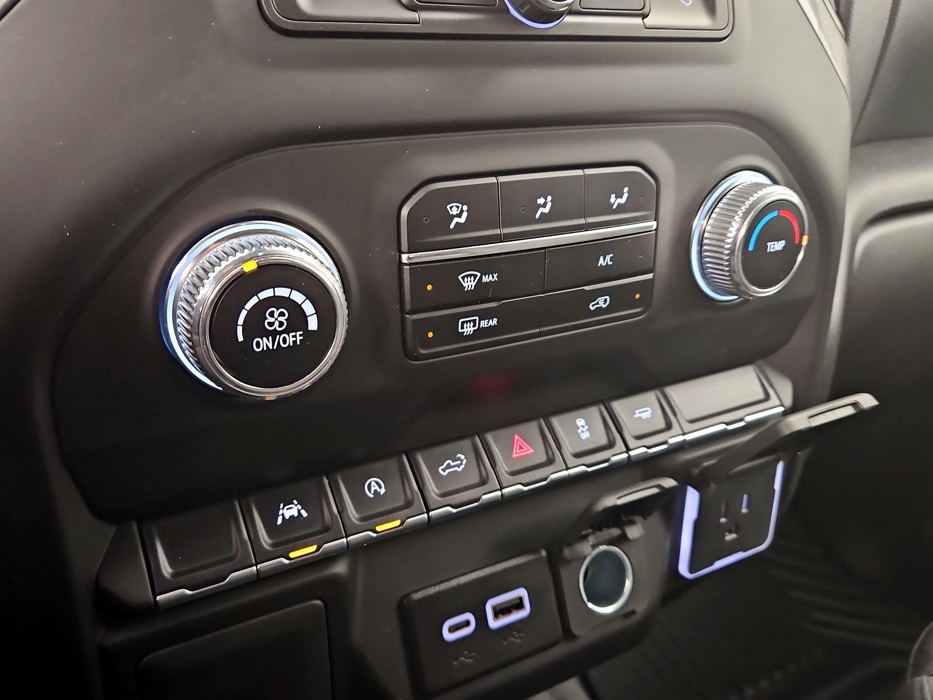 Thumbnail: 2025 GMC Sierra 1500 - 17