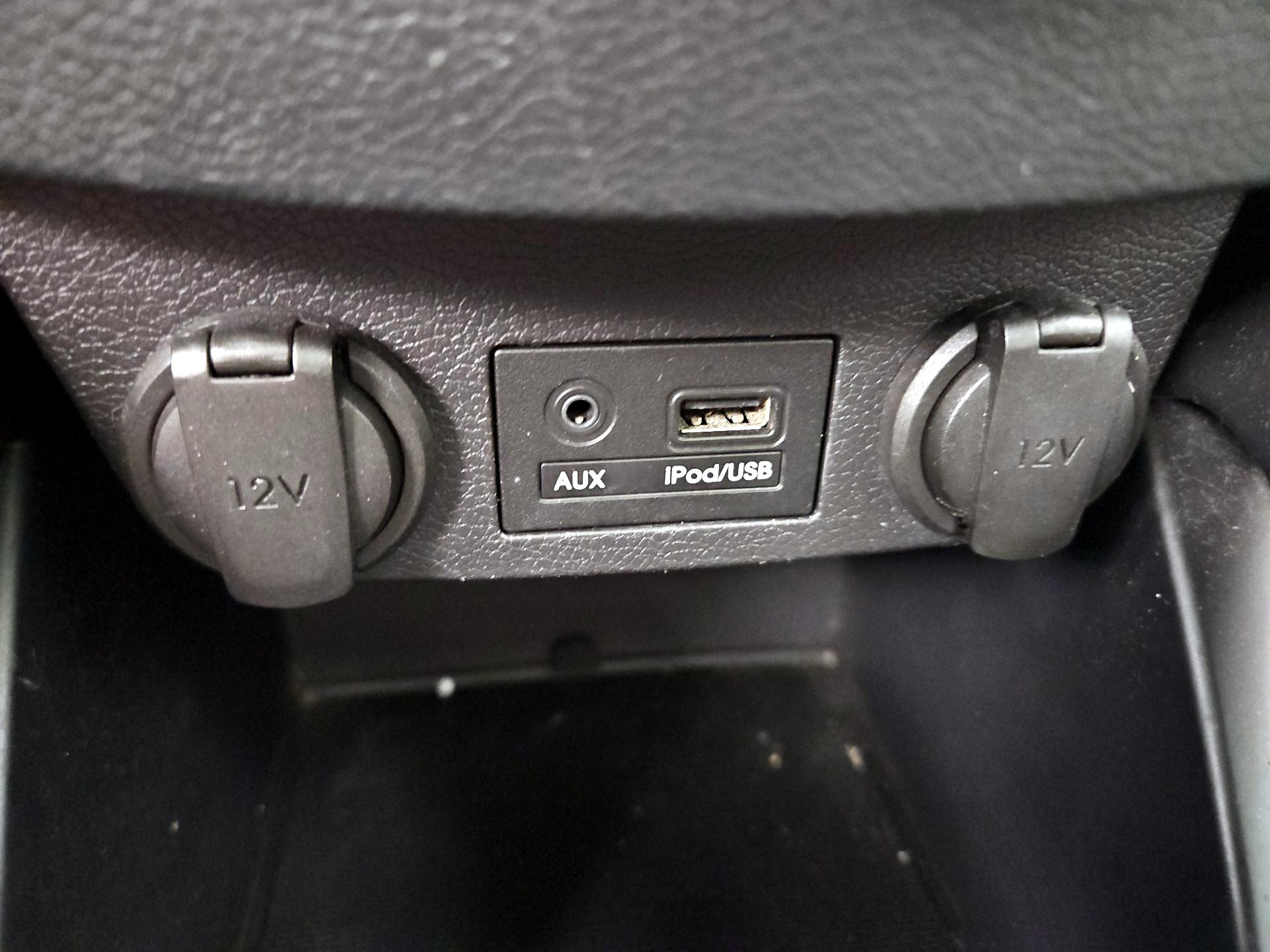 Thumbnail: 2014 Hyundai Veloster - 18