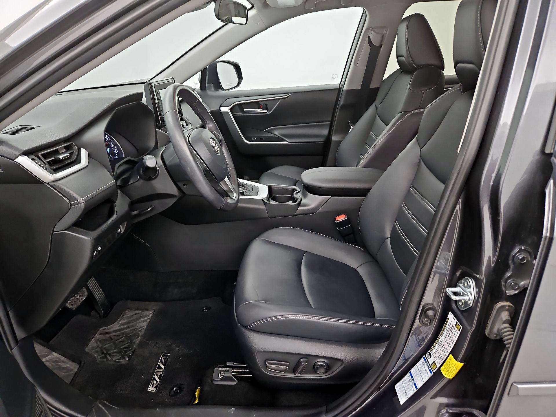 Thumbnail: 2021 Toyota RAV4 - 11