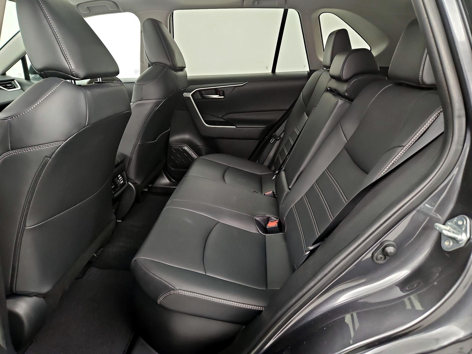 Thumbnail: 2021 Toyota RAV4 - 20