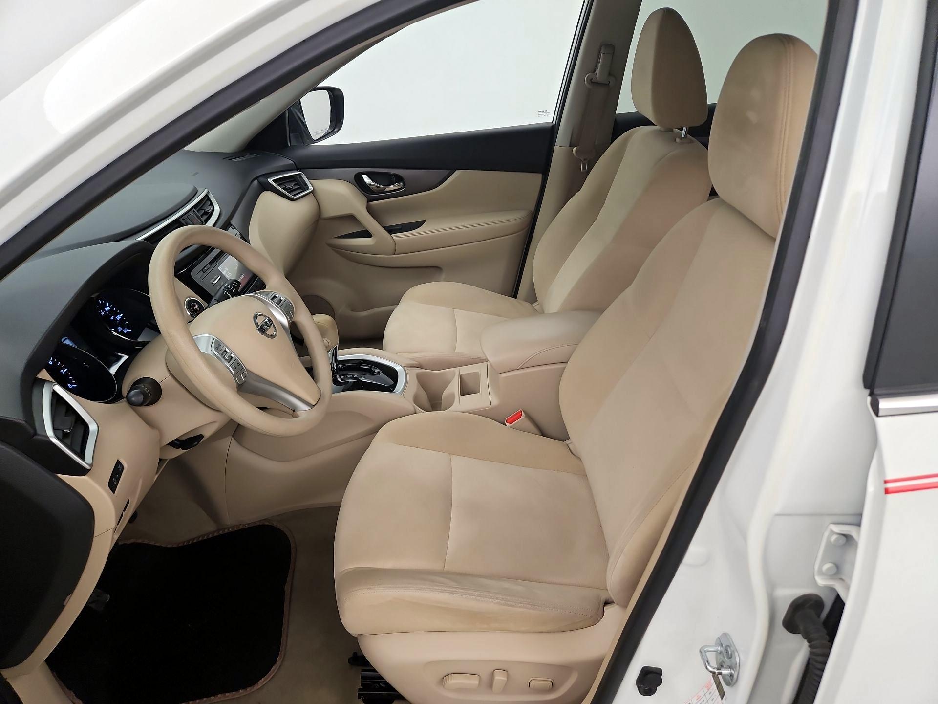 Thumbnail: 2015 Nissan Rogue - 11