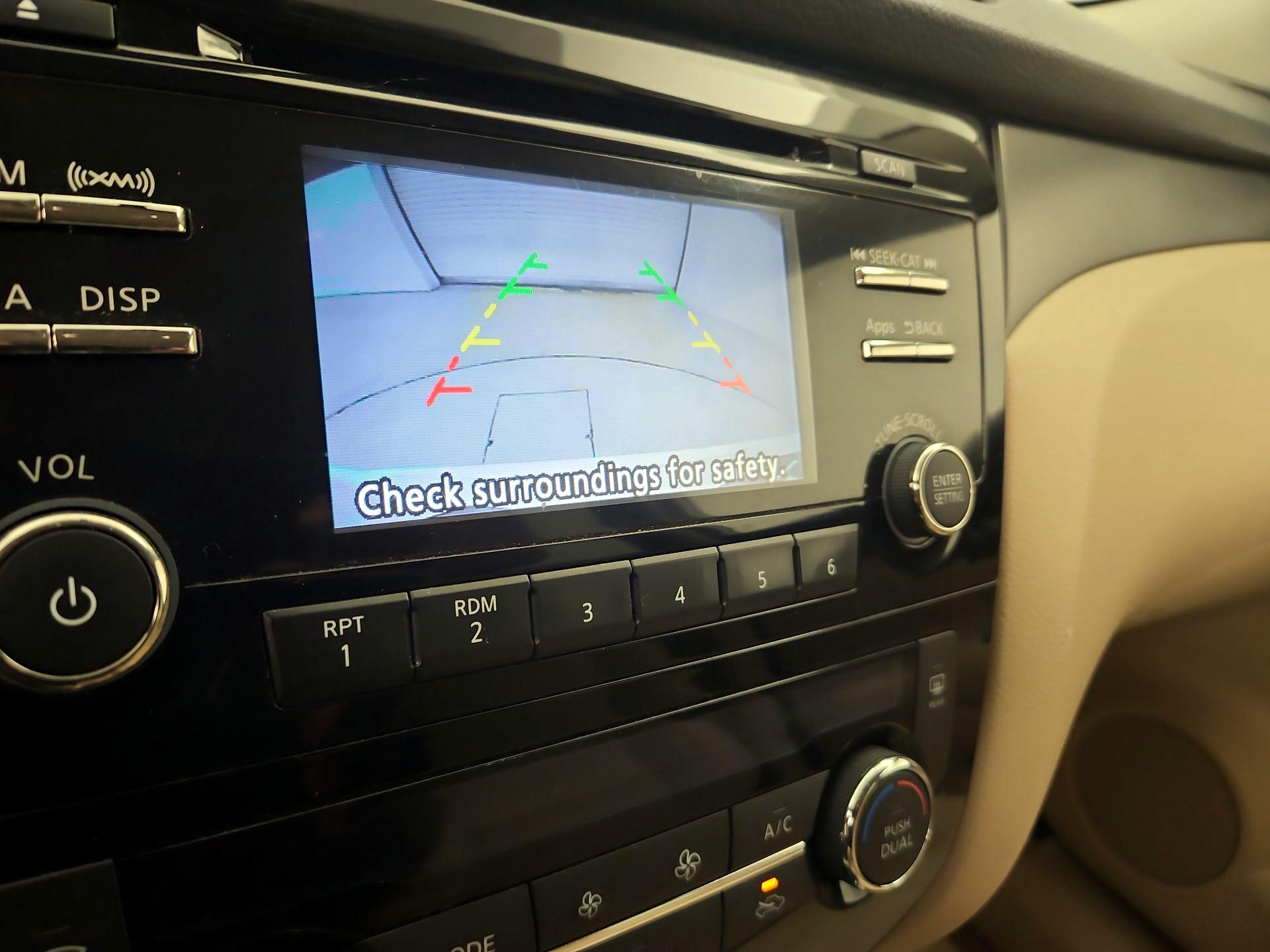 Thumbnail: 2015 Nissan Rogue - 14