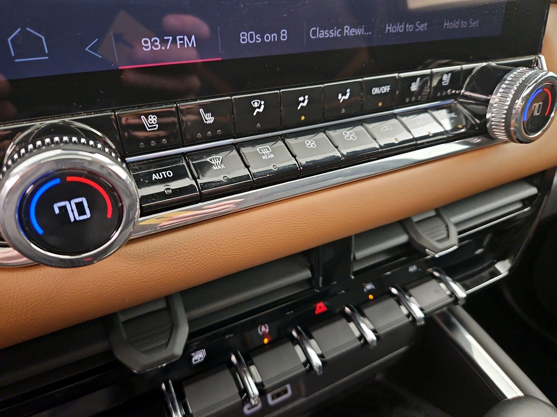 Thumbnail: 2024 GMC Canyon - 16