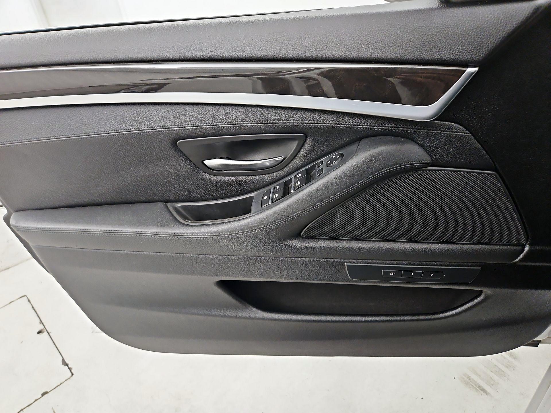 Thumbnail: 2015 BMW 5 Series - 12