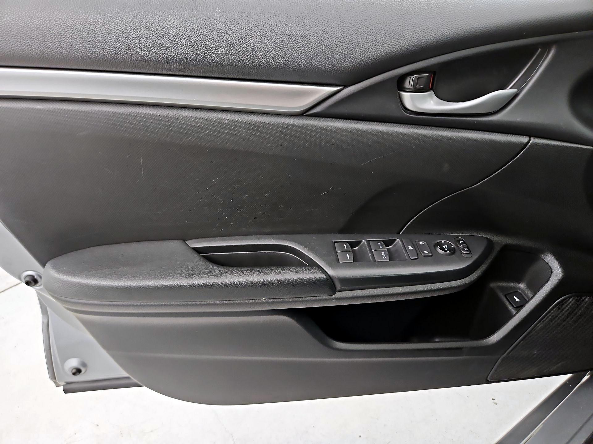 Thumbnail: 2019 Honda Civic - 12