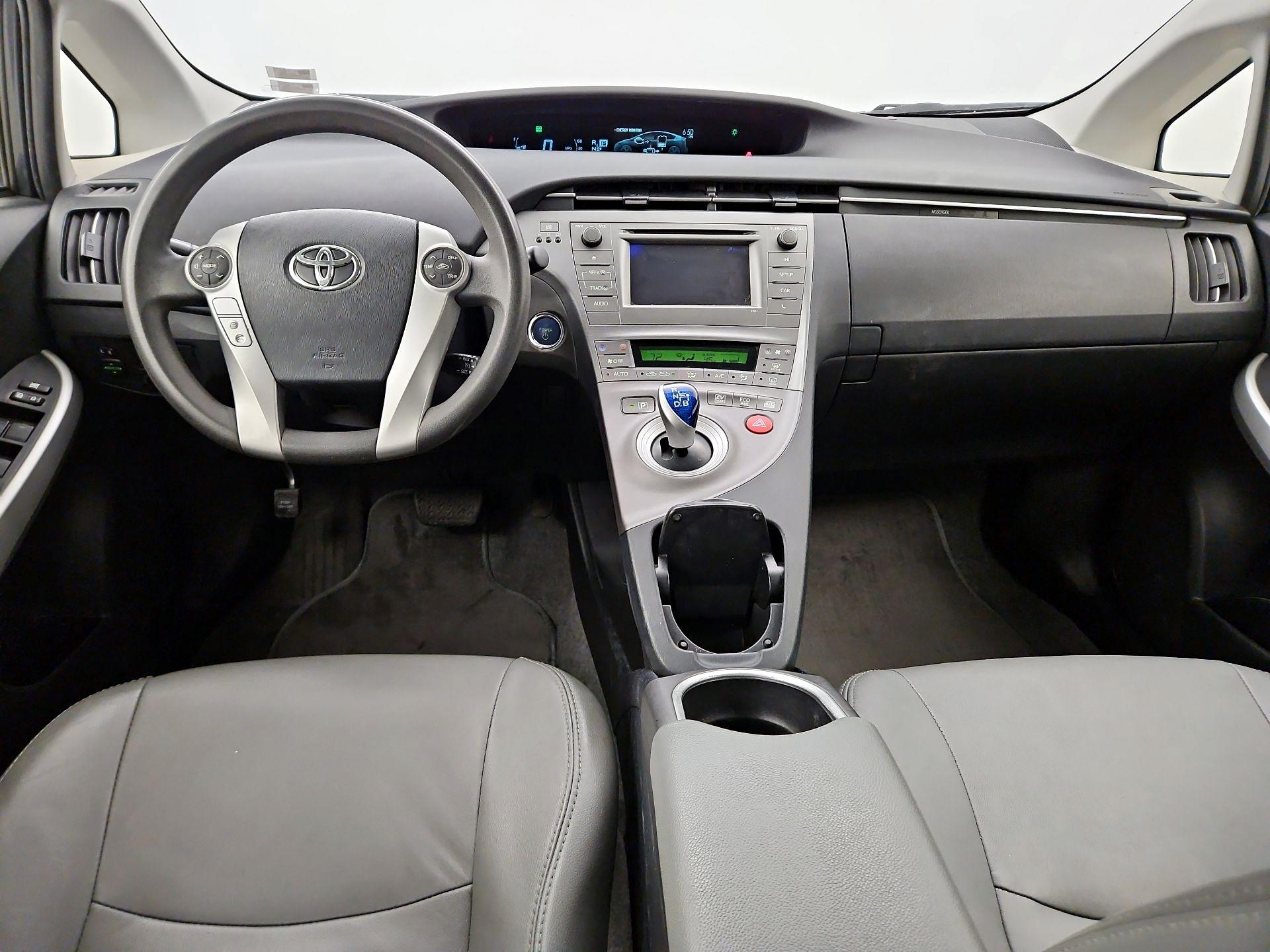 Thumbnail: 2015 Toyota Prius - 9