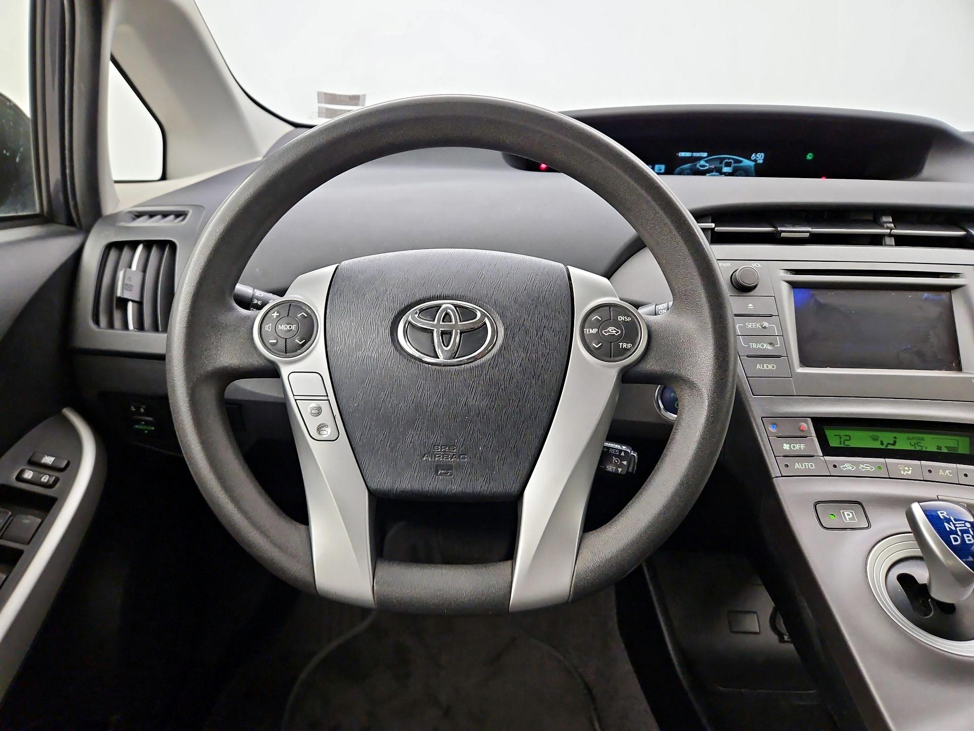 Thumbnail: 2015 Toyota Prius - 10