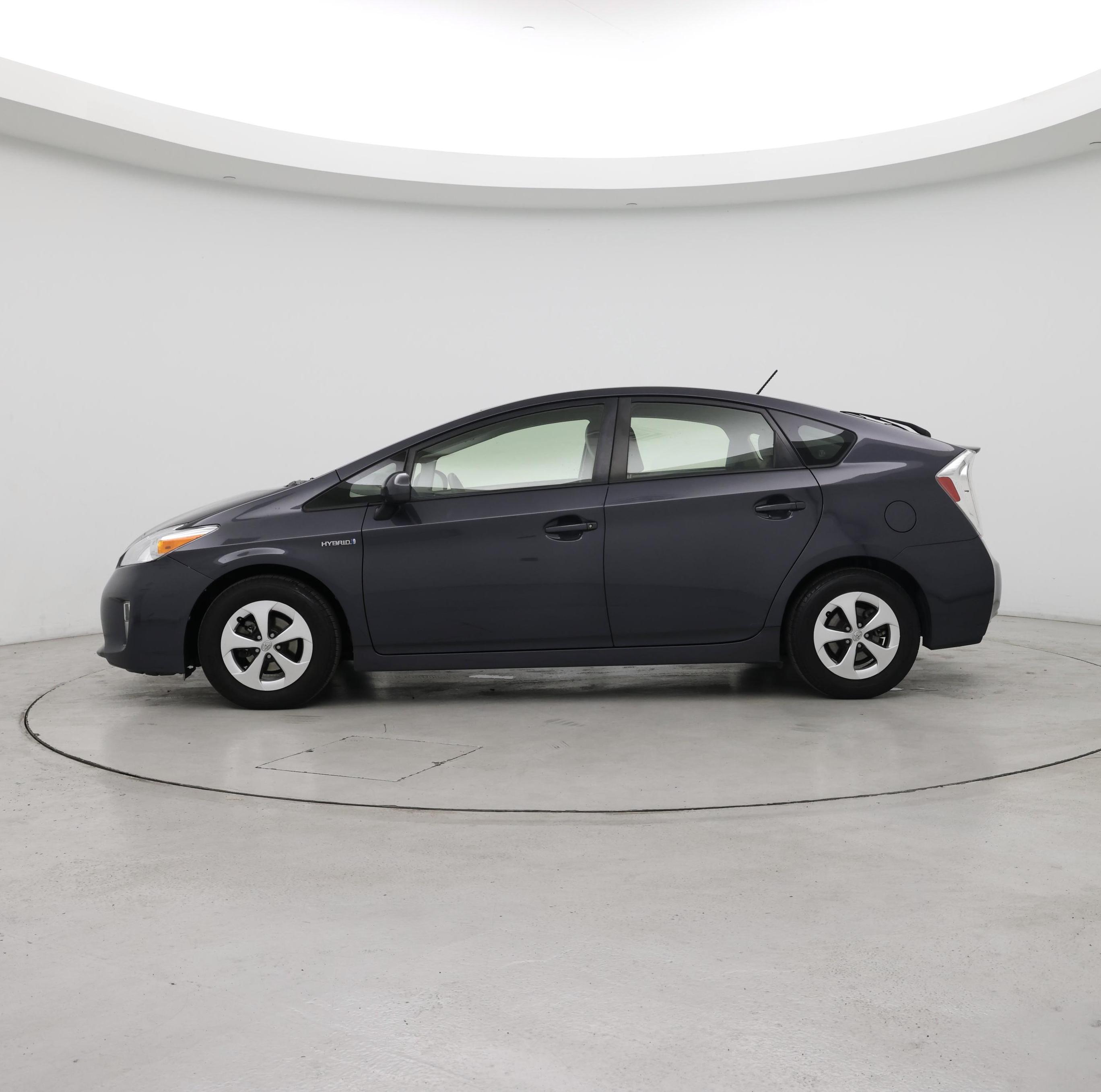 Thumbnail: 2015 Toyota Prius - 3