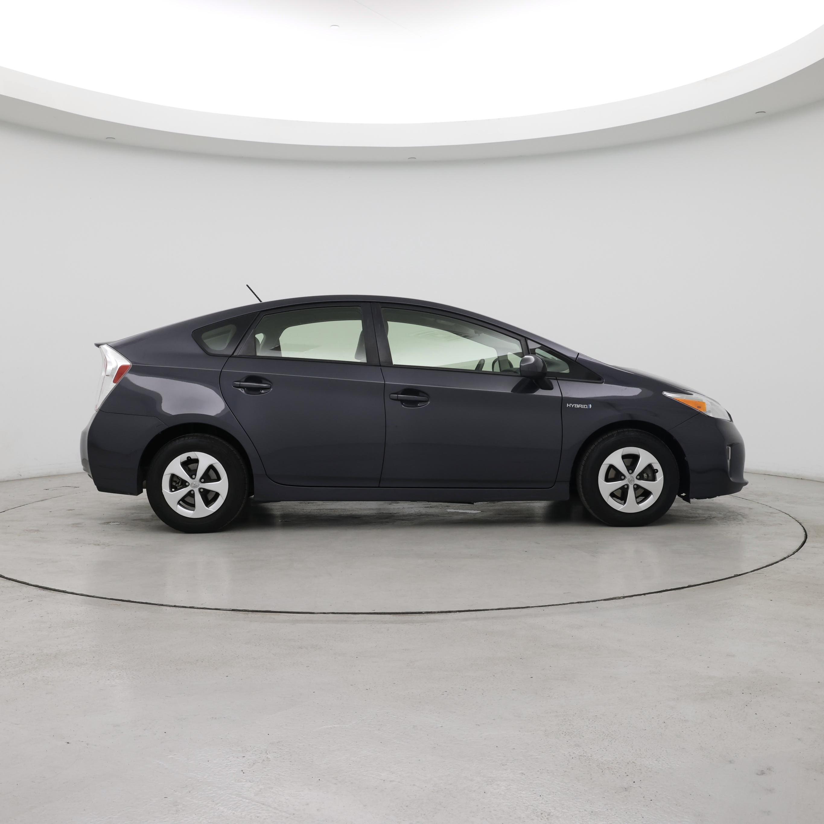 Thumbnail: 2015 Toyota Prius - 7
