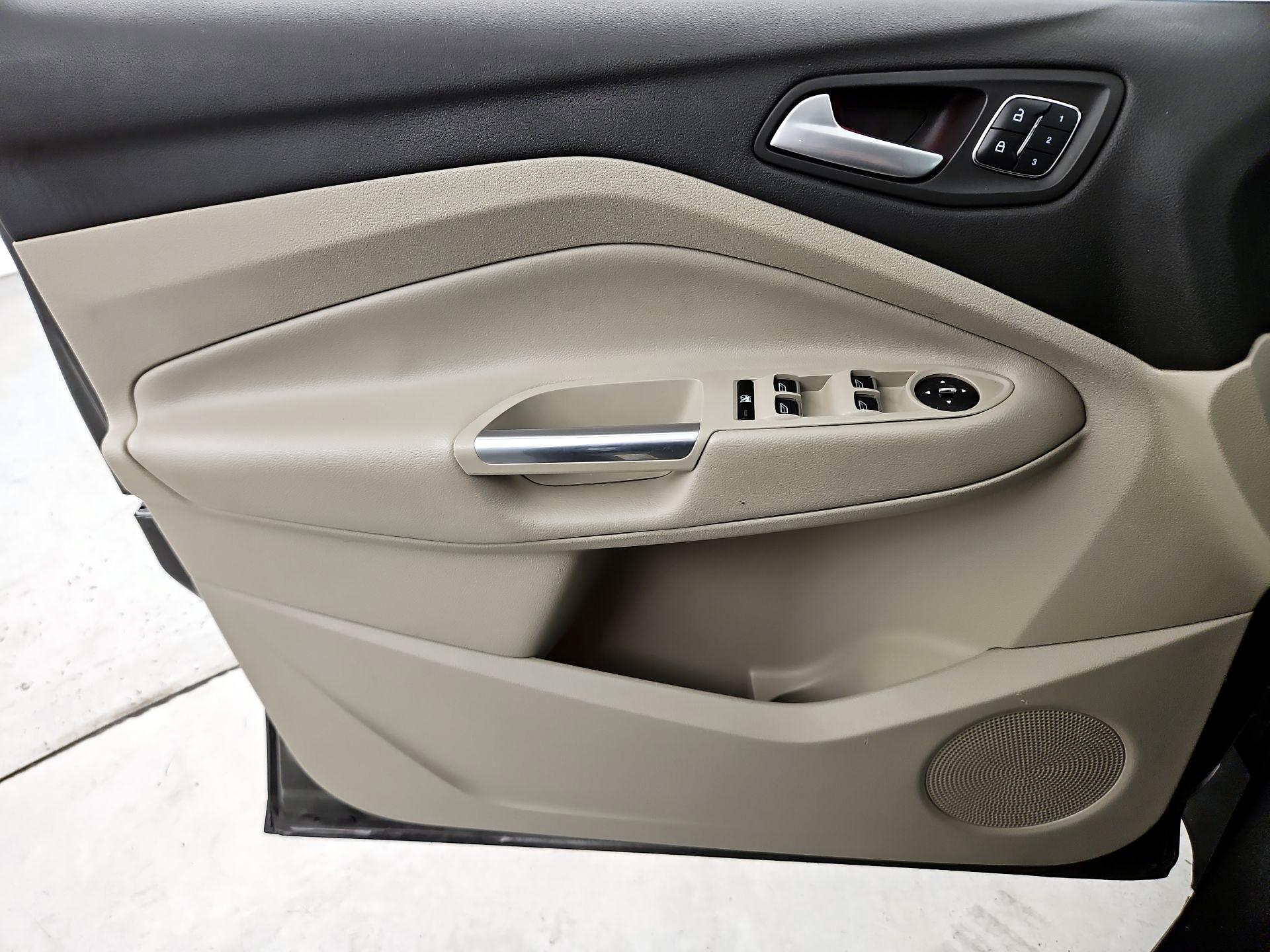 Thumbnail: 2015 Ford Escape - 12