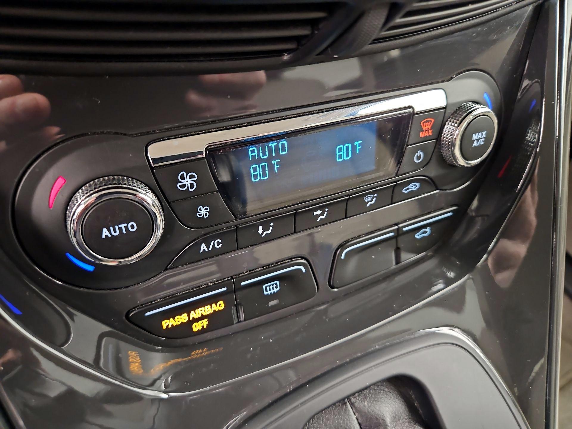 Thumbnail: 2015 Ford Escape - 16