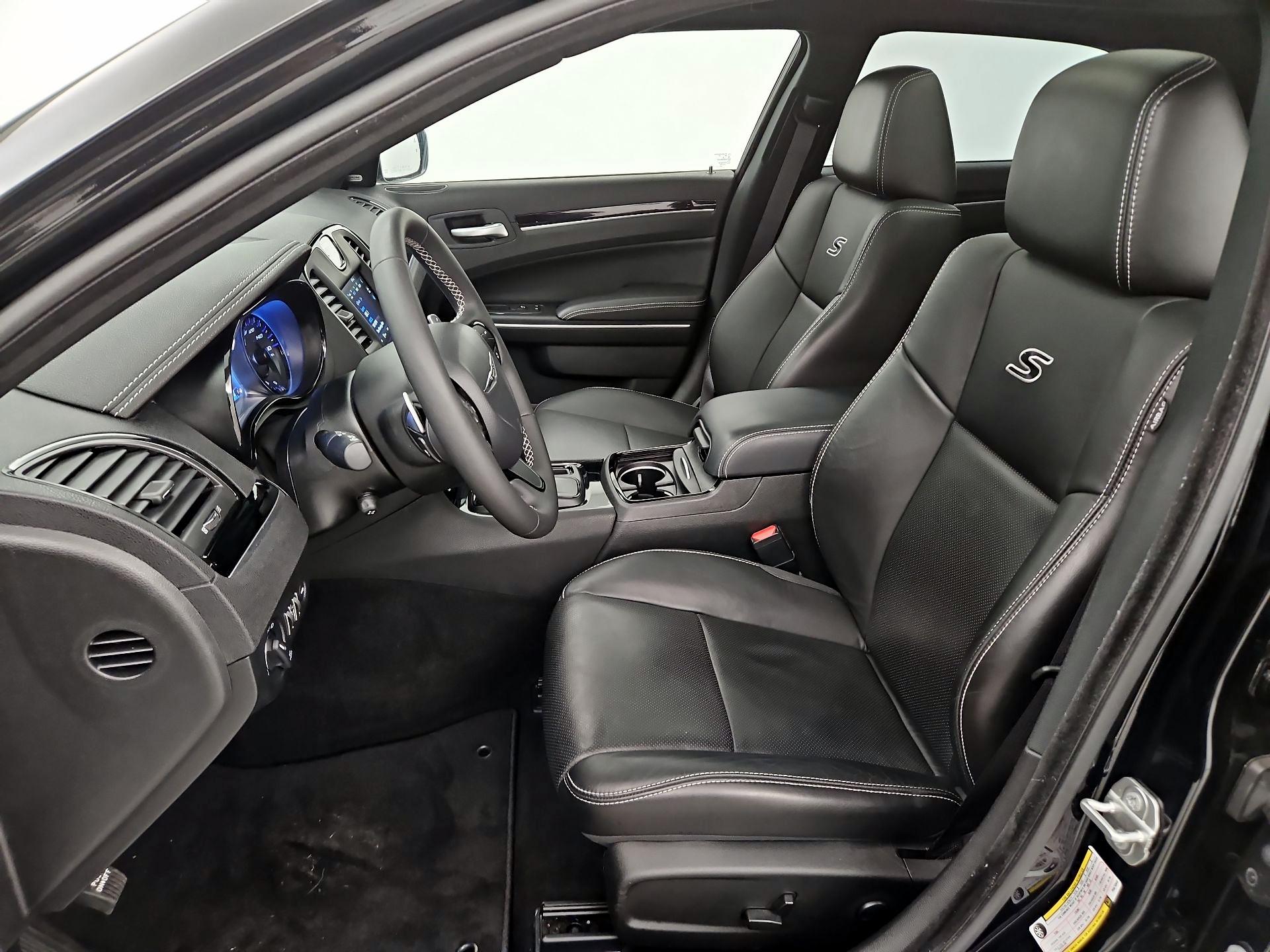 Thumbnail: 2023 Chrysler 300 - 11