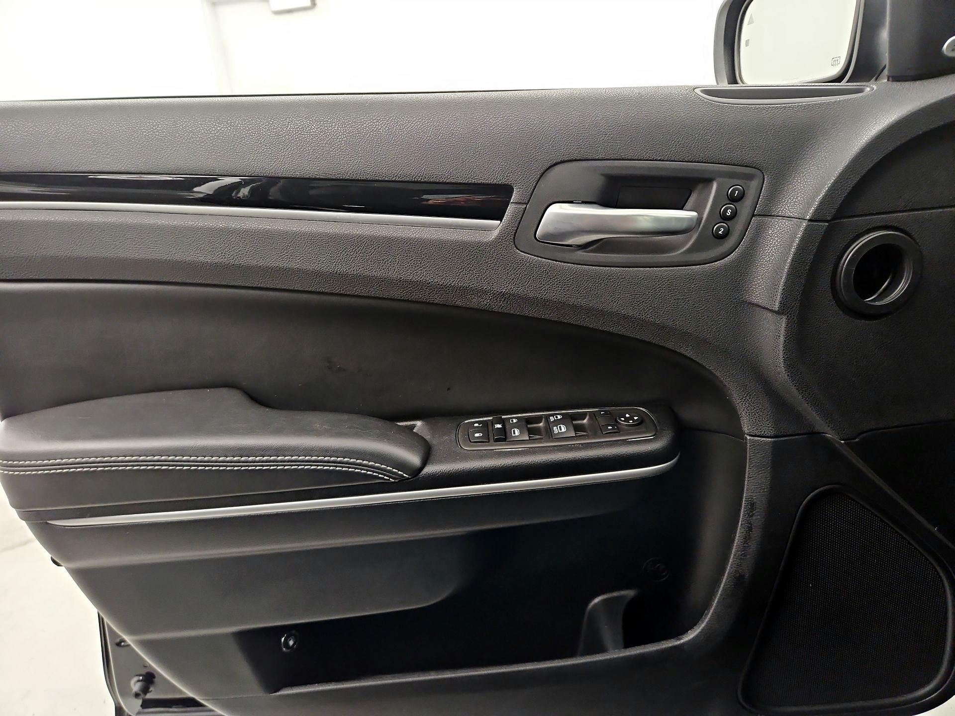 Thumbnail: 2023 Chrysler 300 - 12