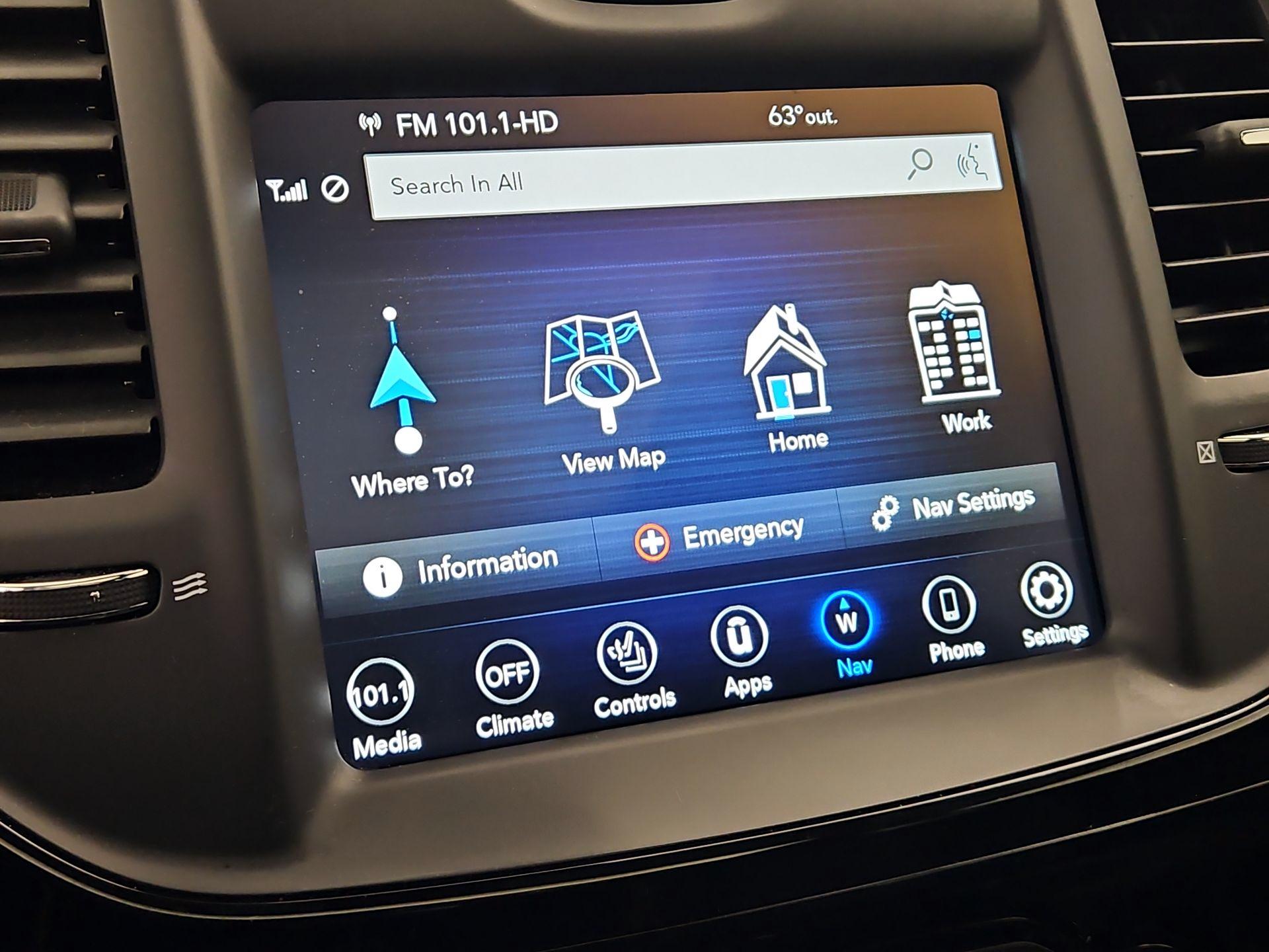 Thumbnail: 2023 Chrysler 300 - 14