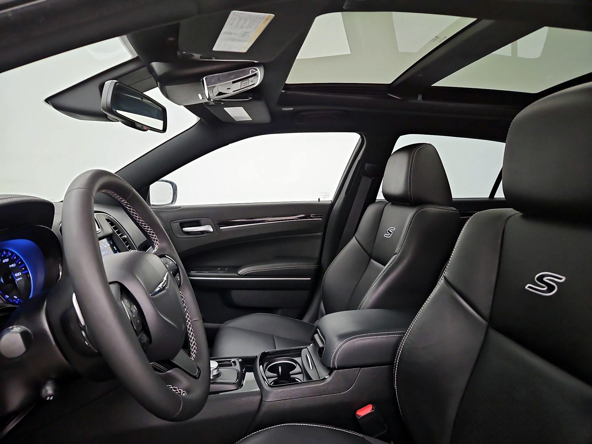 Thumbnail: 2023 Chrysler 300 - 20