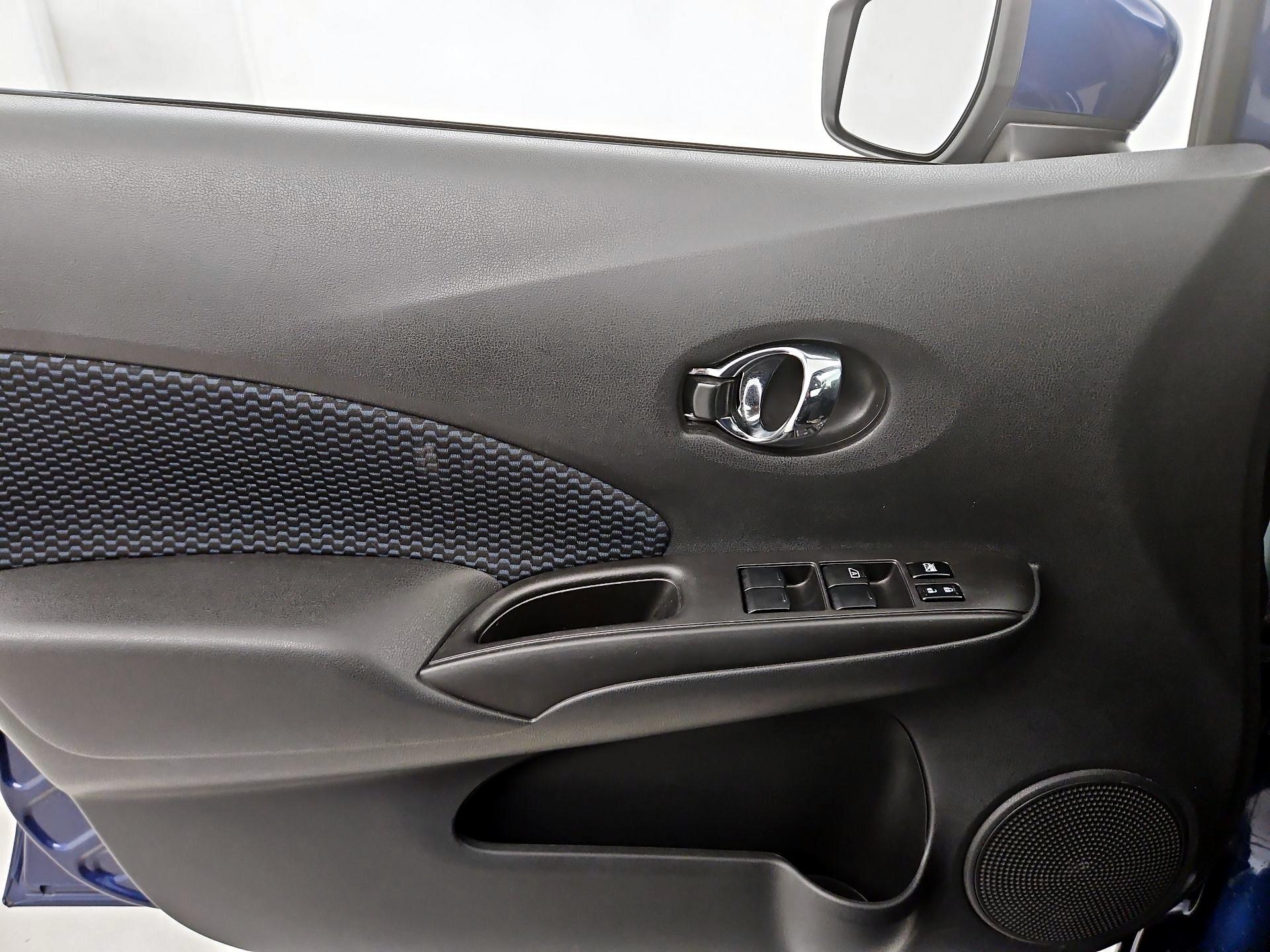 Thumbnail: 2017 Nissan Versa Note - 12