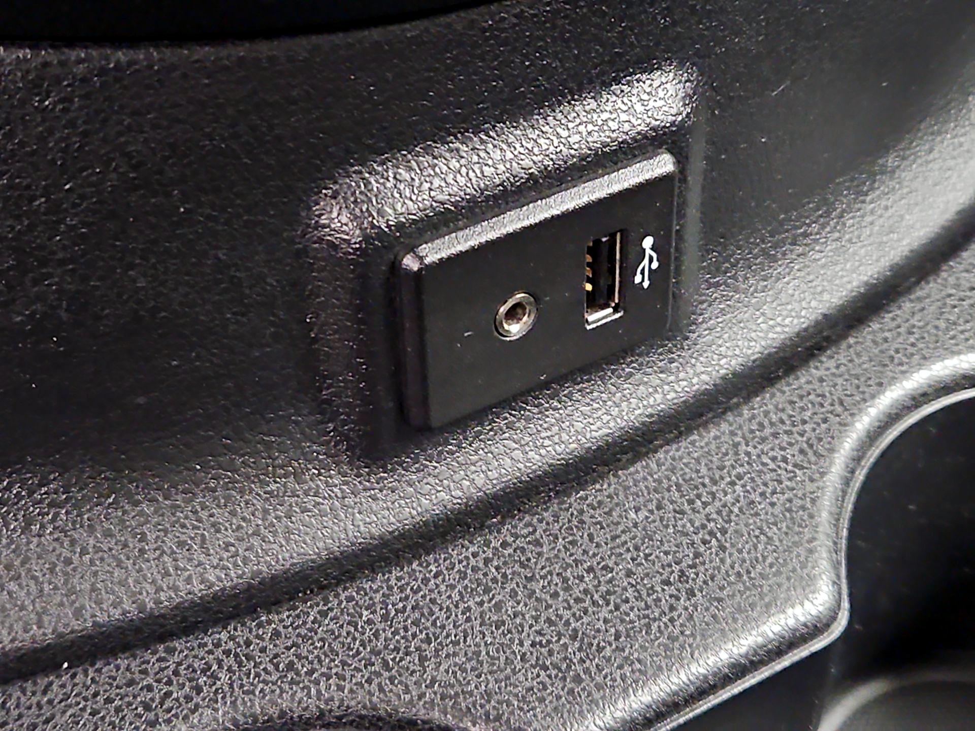 Thumbnail: 2017 Nissan Versa Note - 18