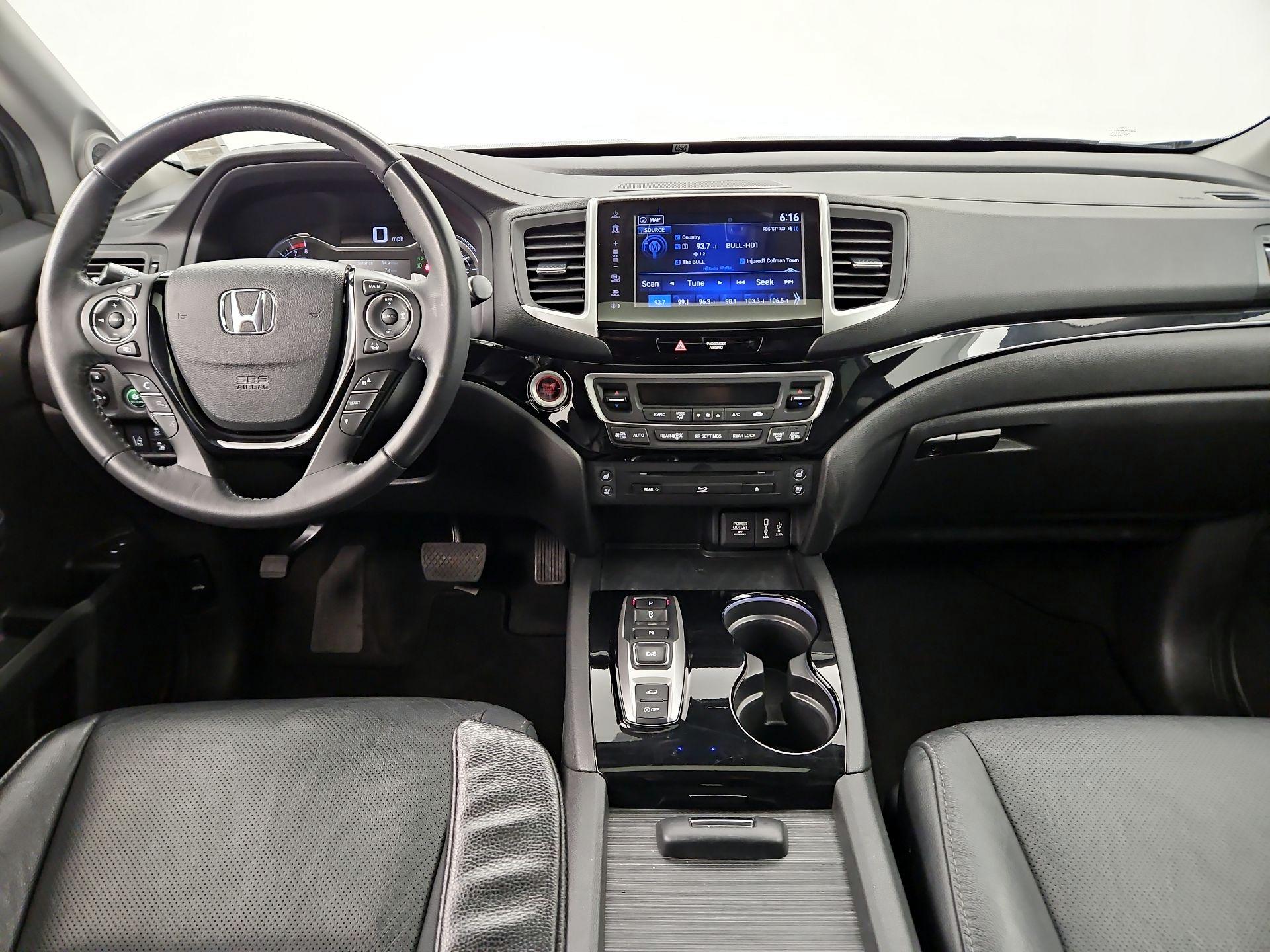 Thumbnail: 2017 Honda Pilot - 9