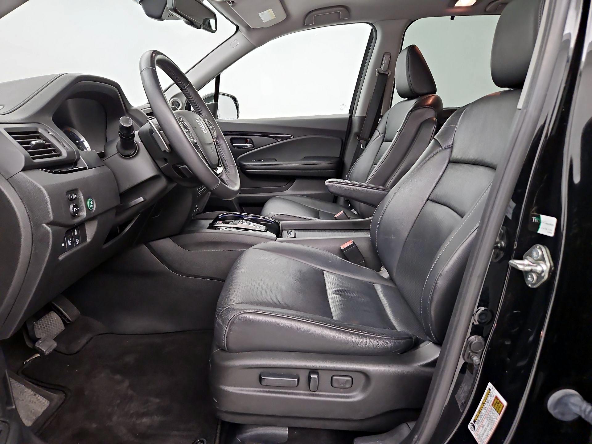 Thumbnail: 2017 Honda Pilot - 11