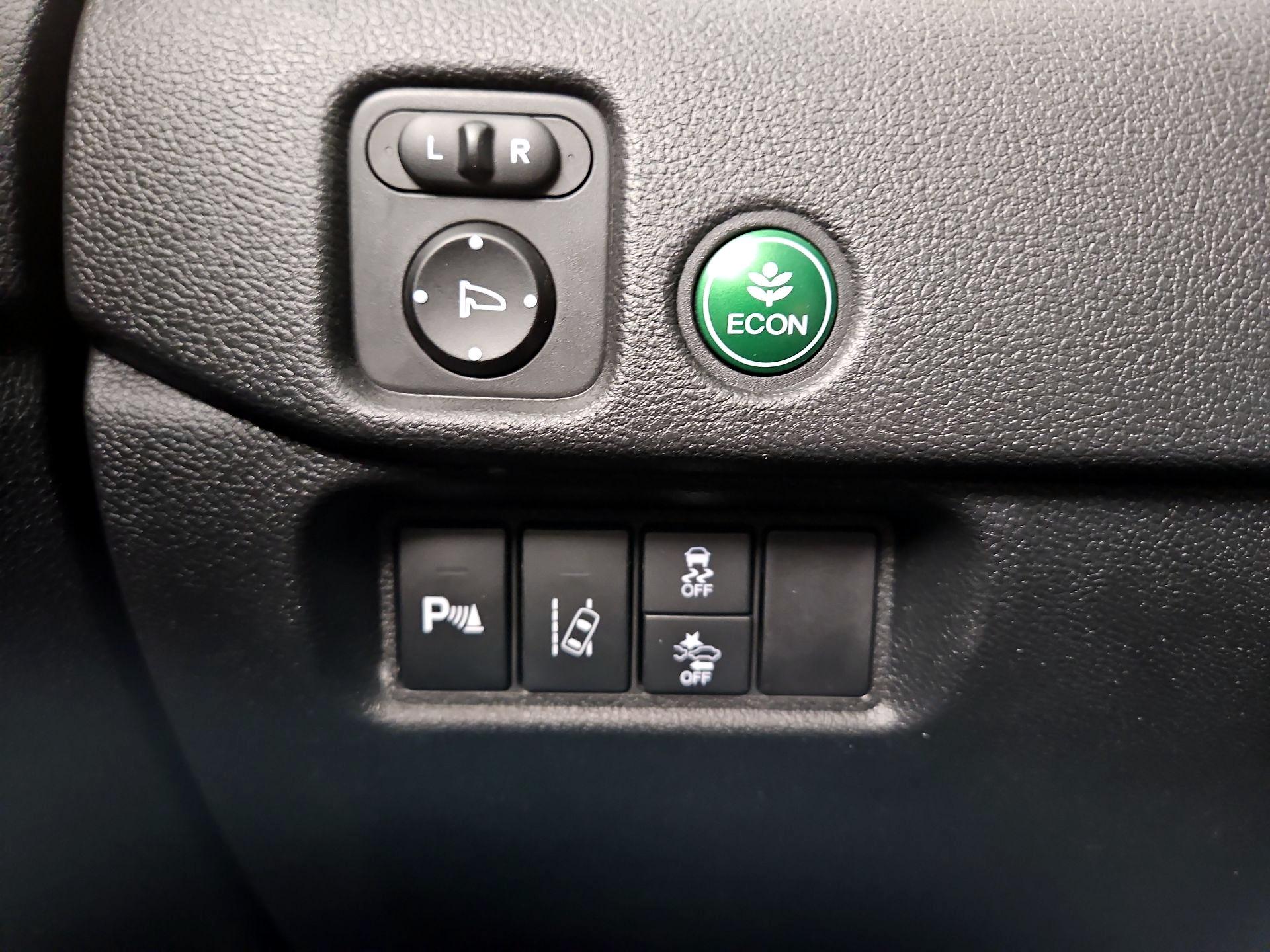 Thumbnail: 2017 Honda Pilot - 13