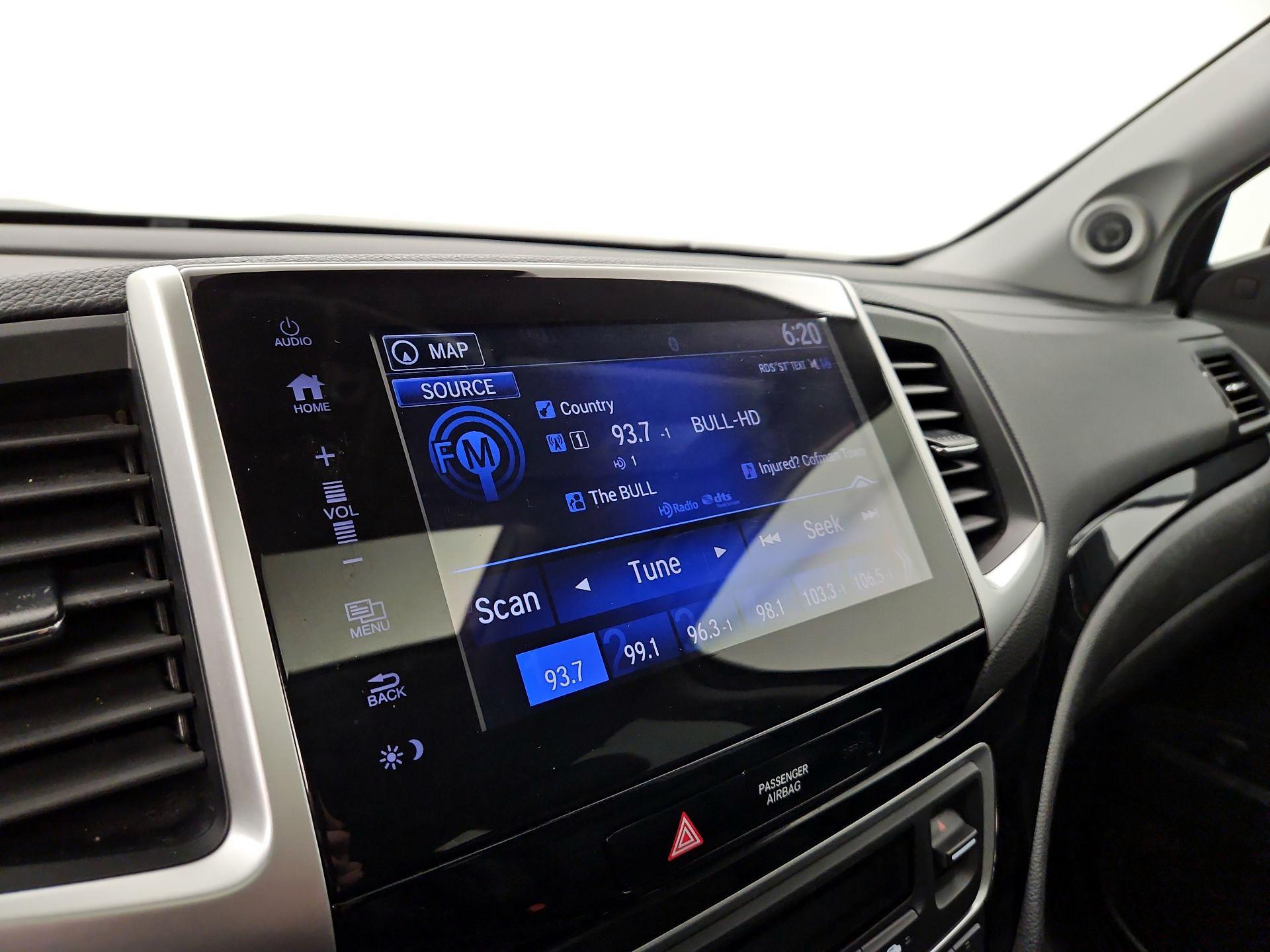 Thumbnail: 2017 Honda Pilot - 16