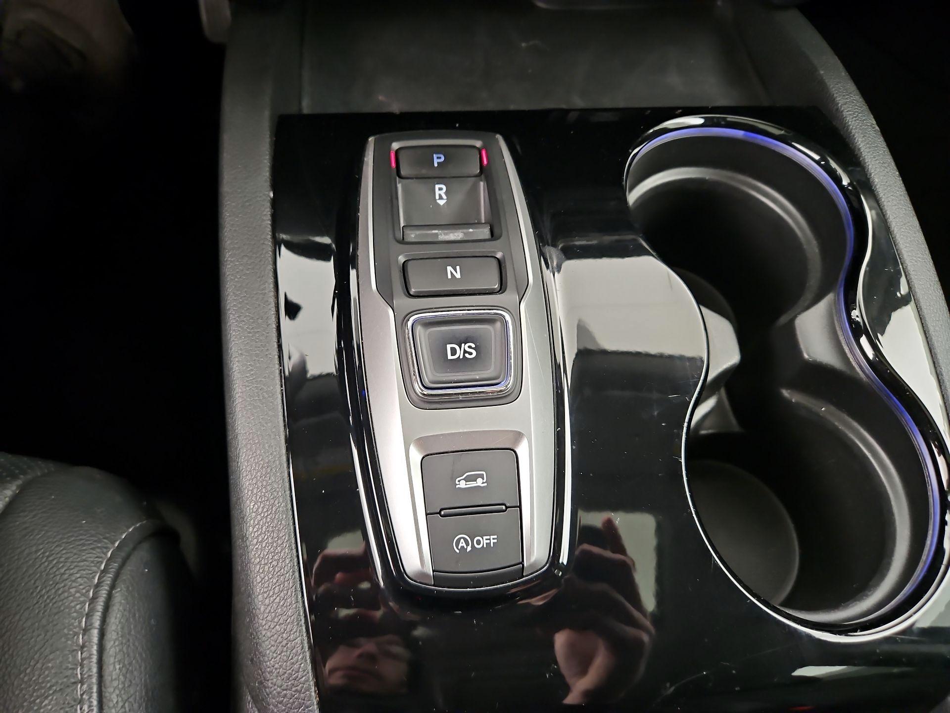 Thumbnail: 2017 Honda Pilot - 18