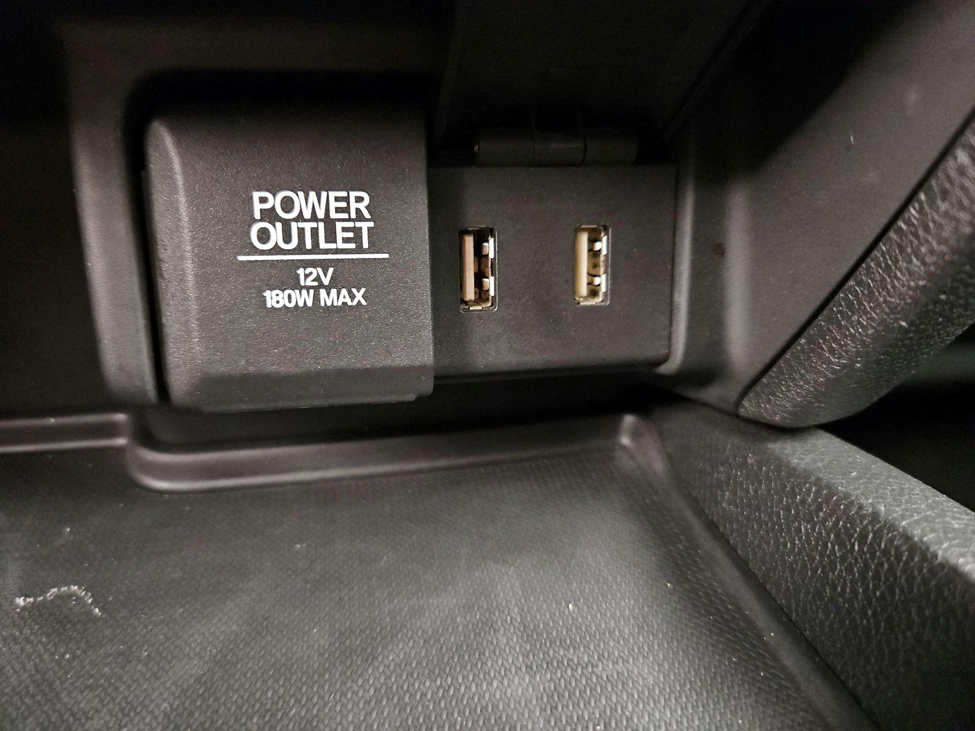 Thumbnail: 2017 Honda Pilot - 19