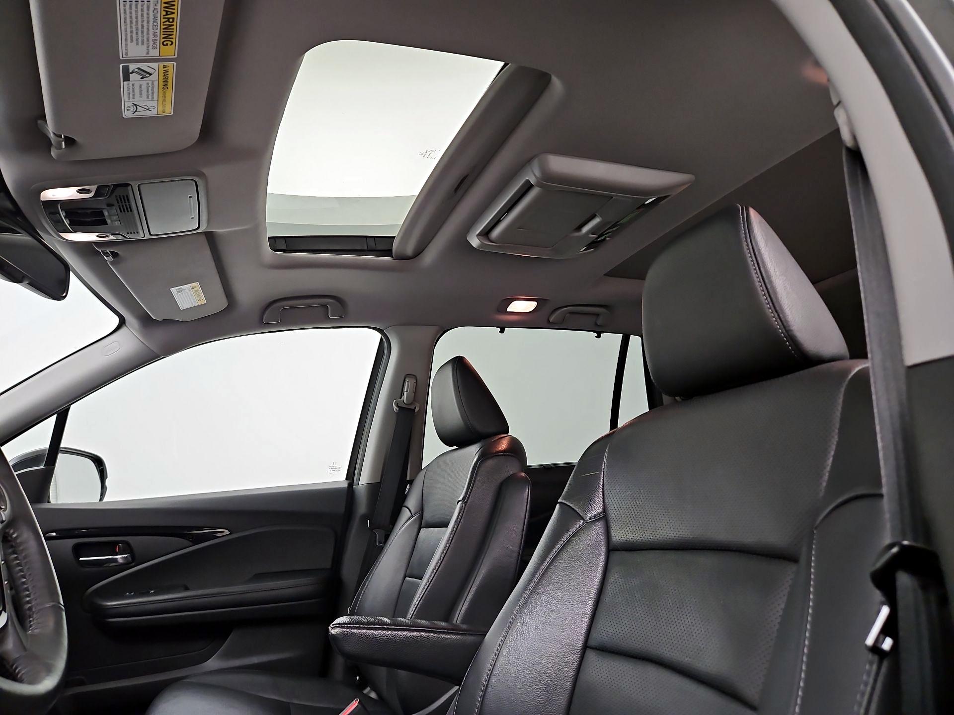 Thumbnail: 2017 Honda Pilot - 20