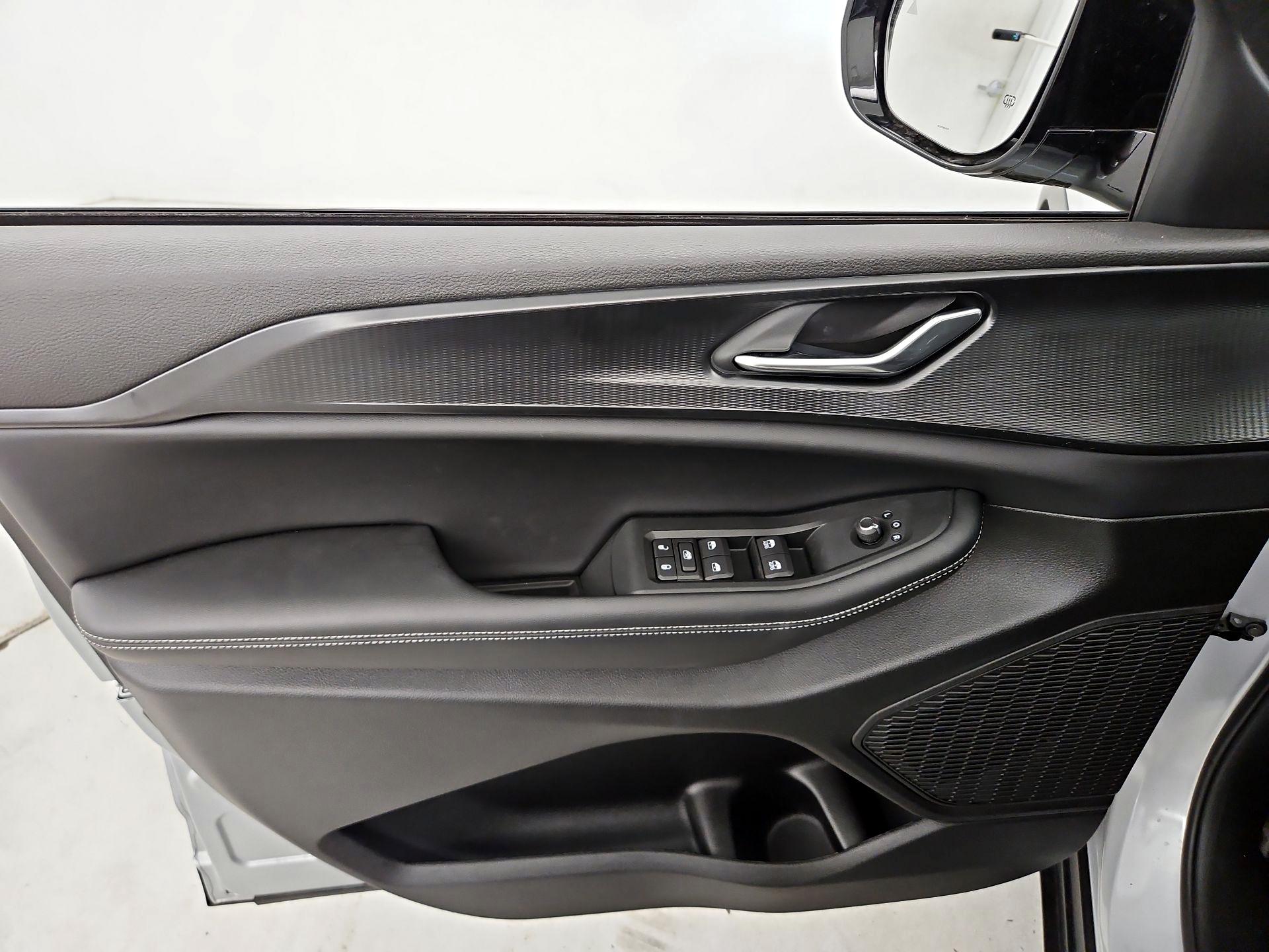 Thumbnail: 2025 Jeep Grand Cherokee - 12