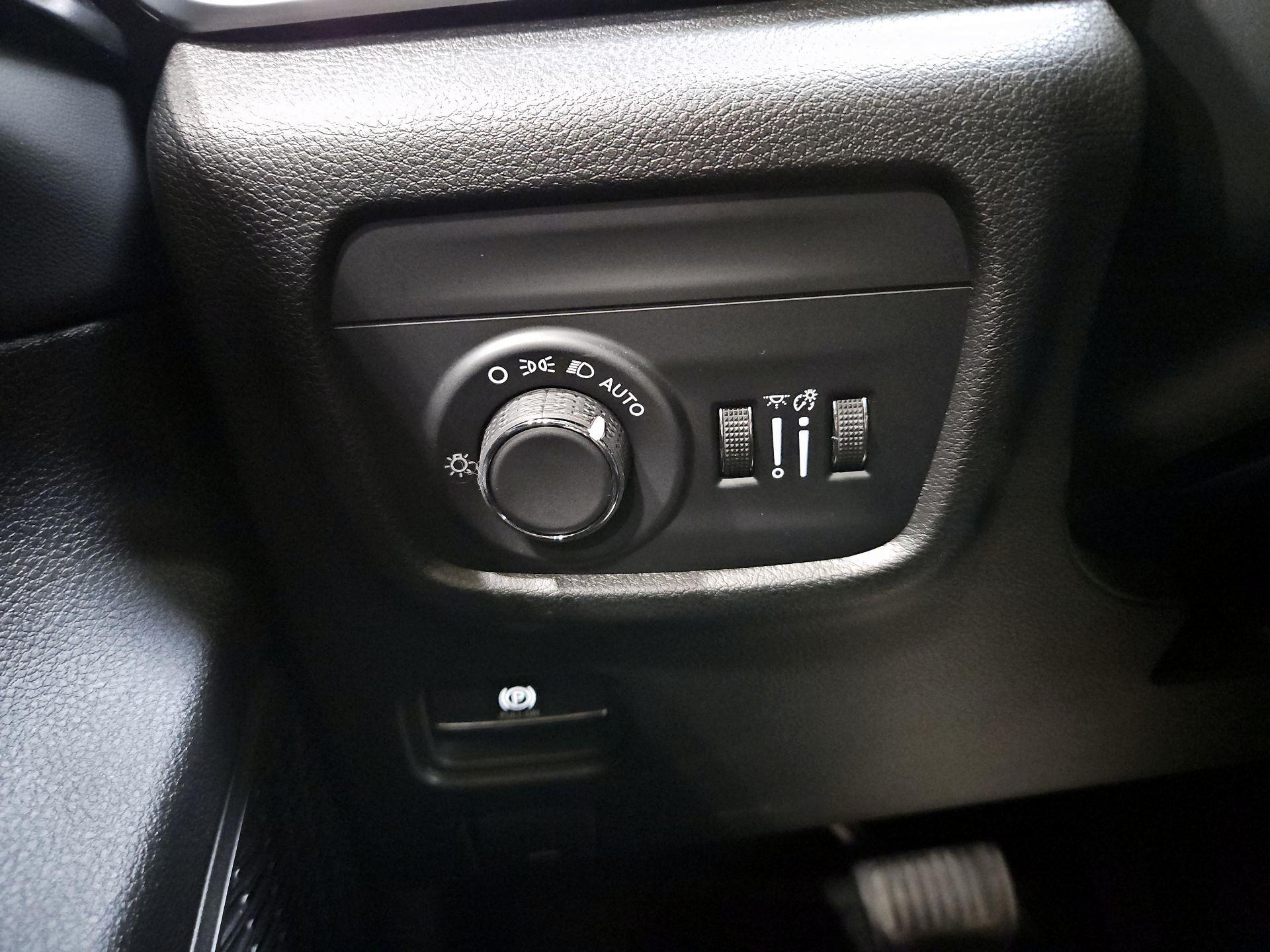 Thumbnail: 2025 Jeep Grand Cherokee - 13