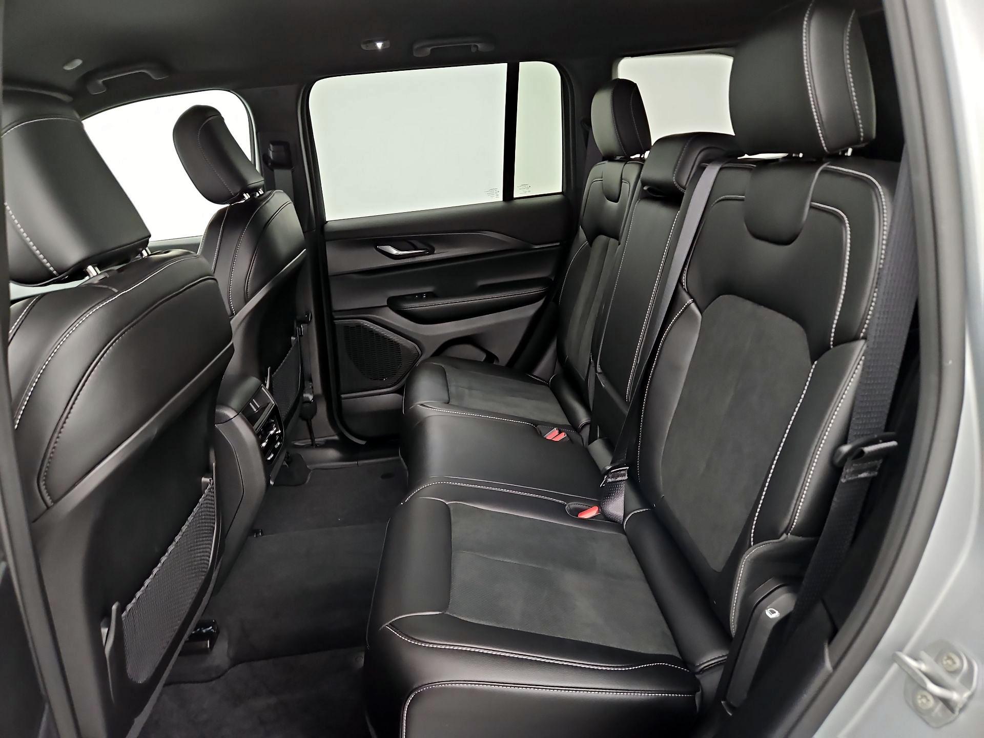 Thumbnail: 2025 Jeep Grand Cherokee - 19