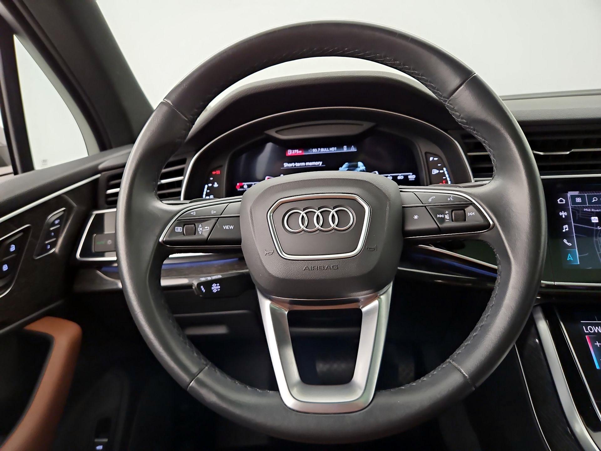 Thumbnail: 2021 Audi Q7 - 10