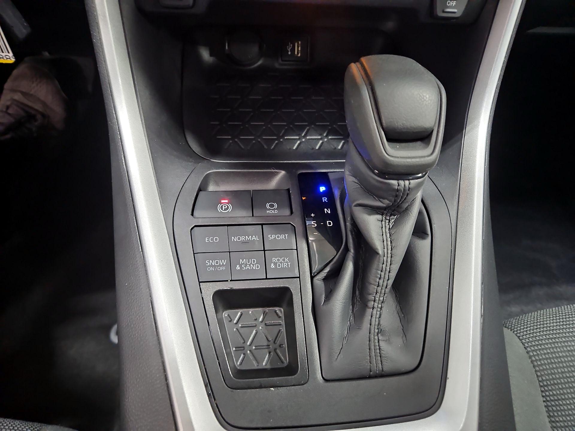 Thumbnail: 2024 Toyota RAV4 - 17