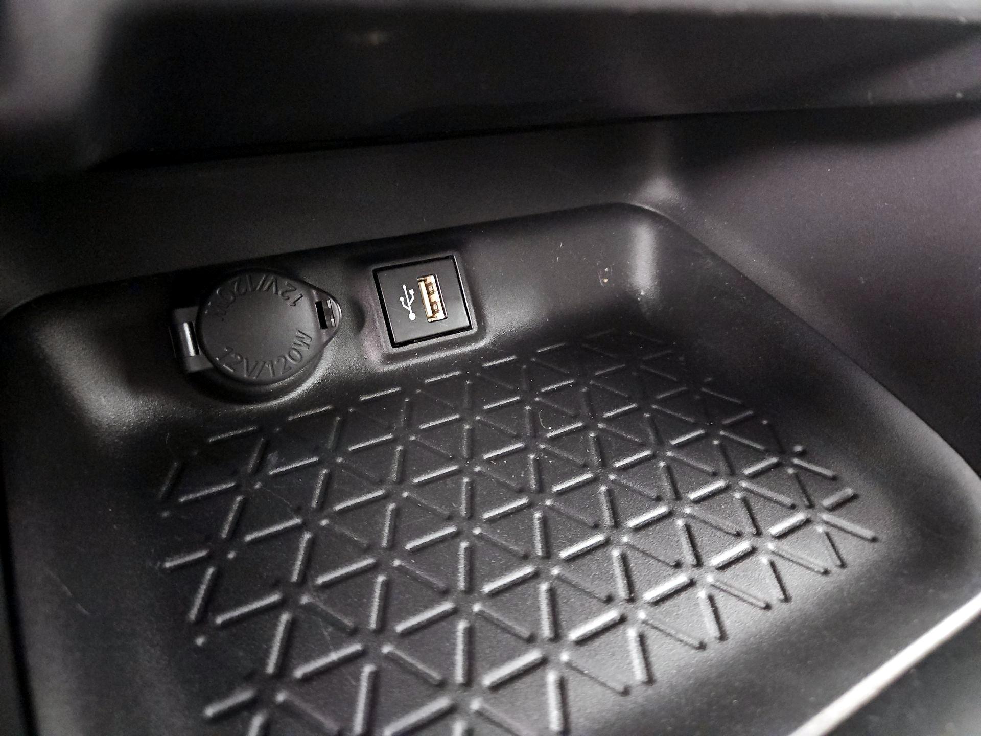 Thumbnail: 2024 Toyota RAV4 - 18