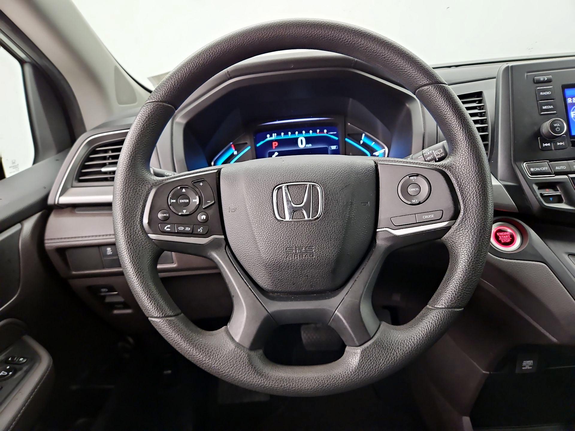 Thumbnail: 2019 Honda Odyssey - 10