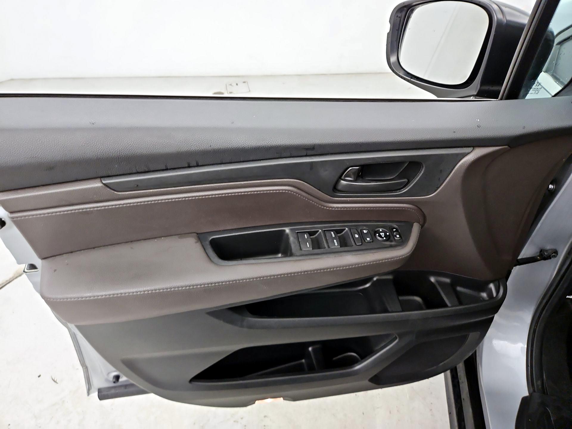 Thumbnail: 2019 Honda Odyssey - 12