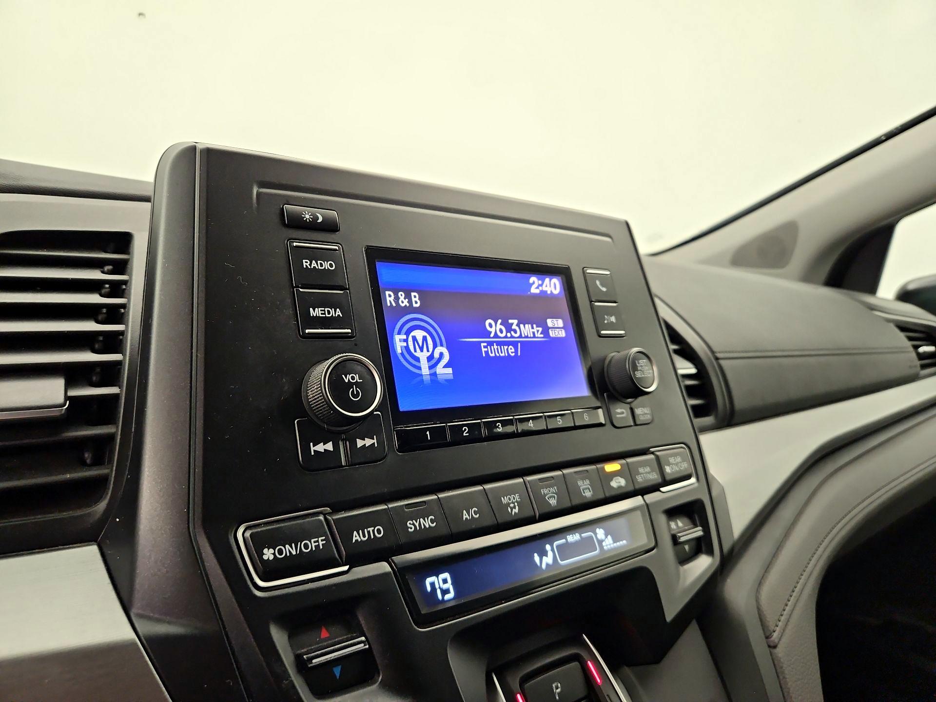 Thumbnail: 2019 Honda Odyssey - 15