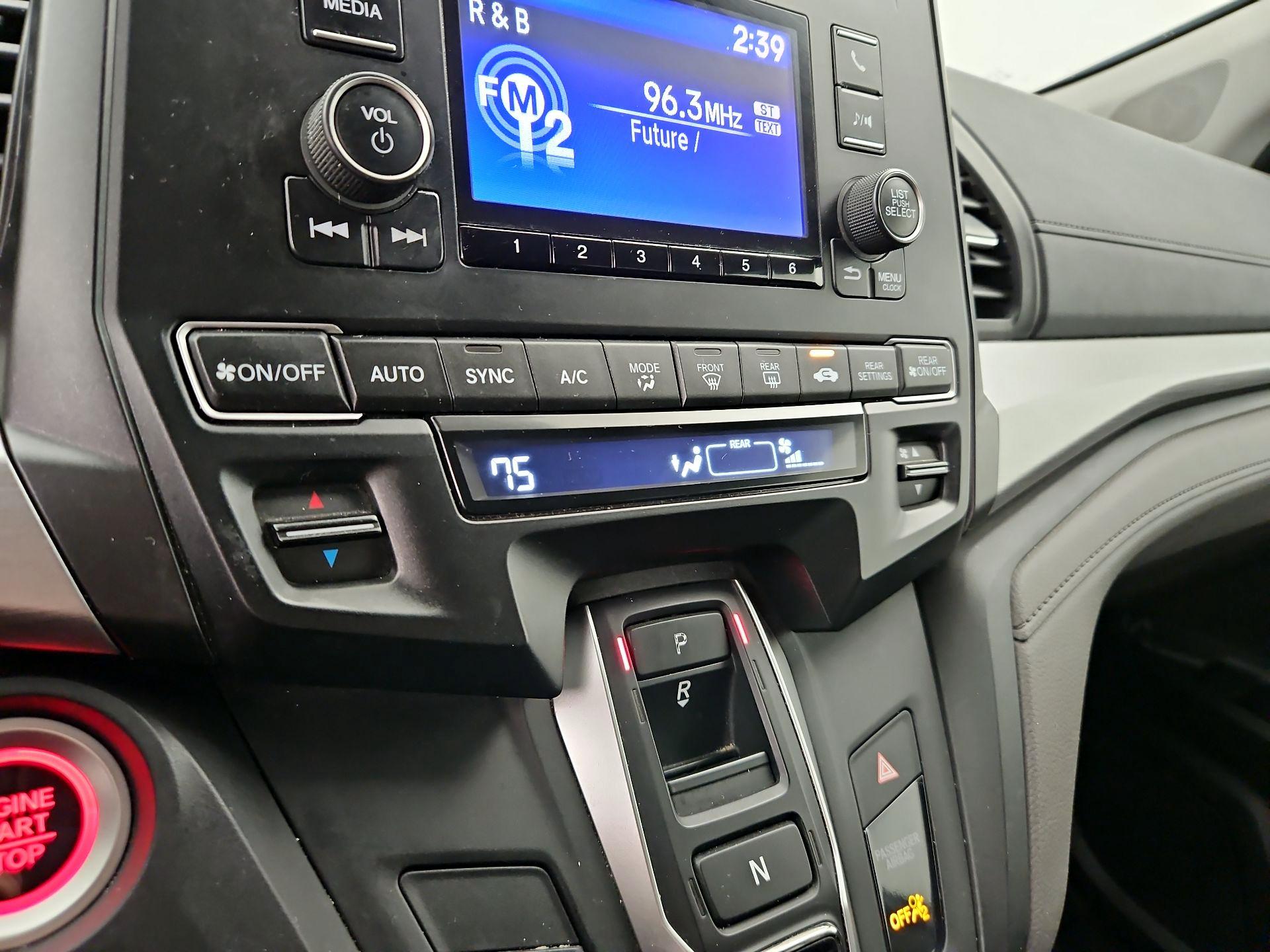 Thumbnail: 2019 Honda Odyssey - 16