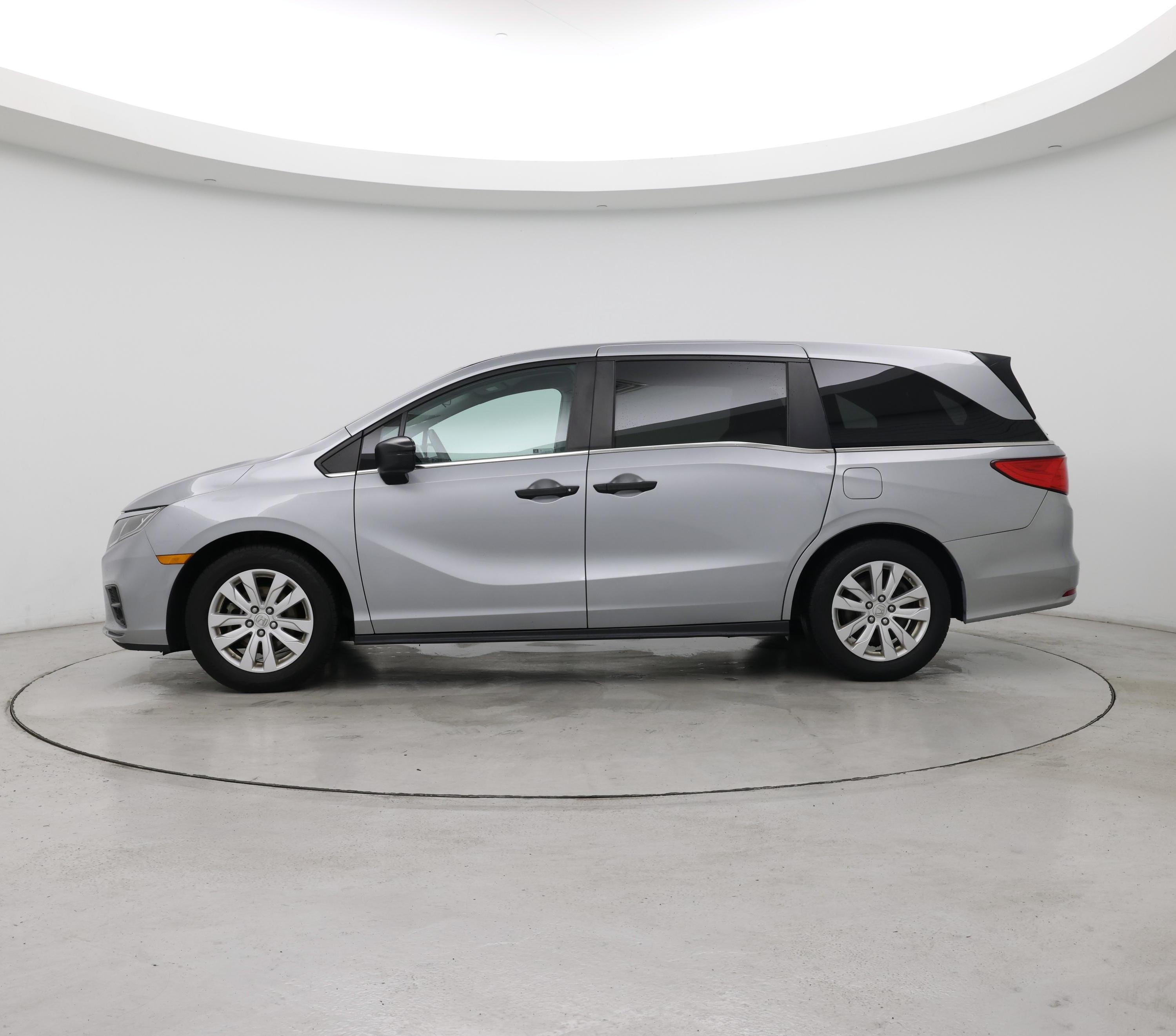 Thumbnail: 2019 Honda Odyssey - 3