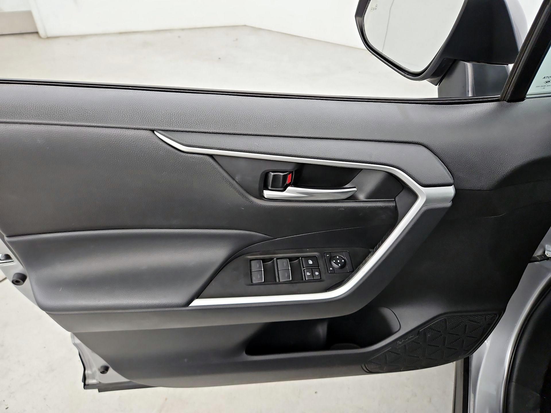 Thumbnail: 2023 Toyota RAV4 - 12