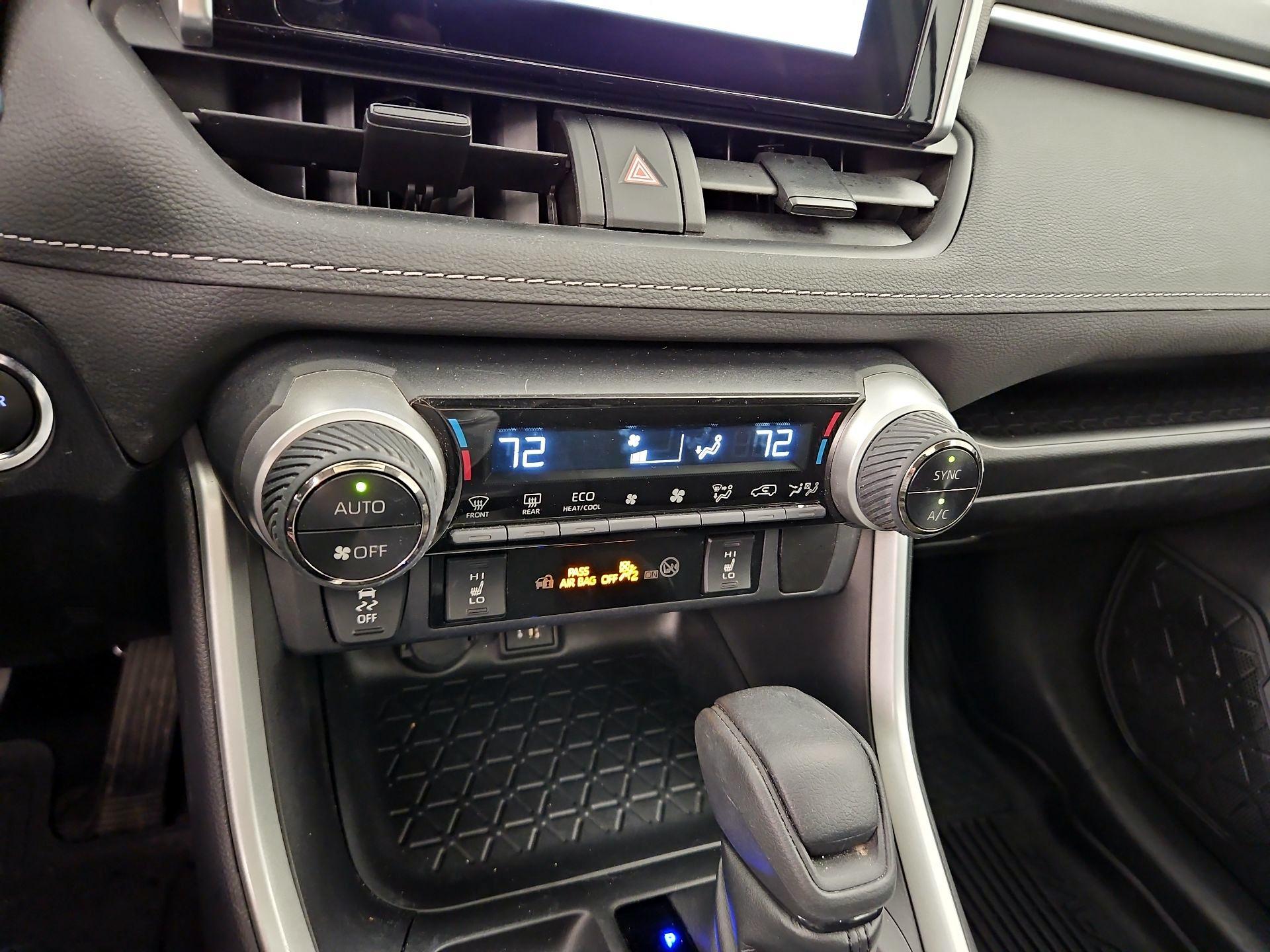 Thumbnail: 2023 Toyota RAV4 - 17