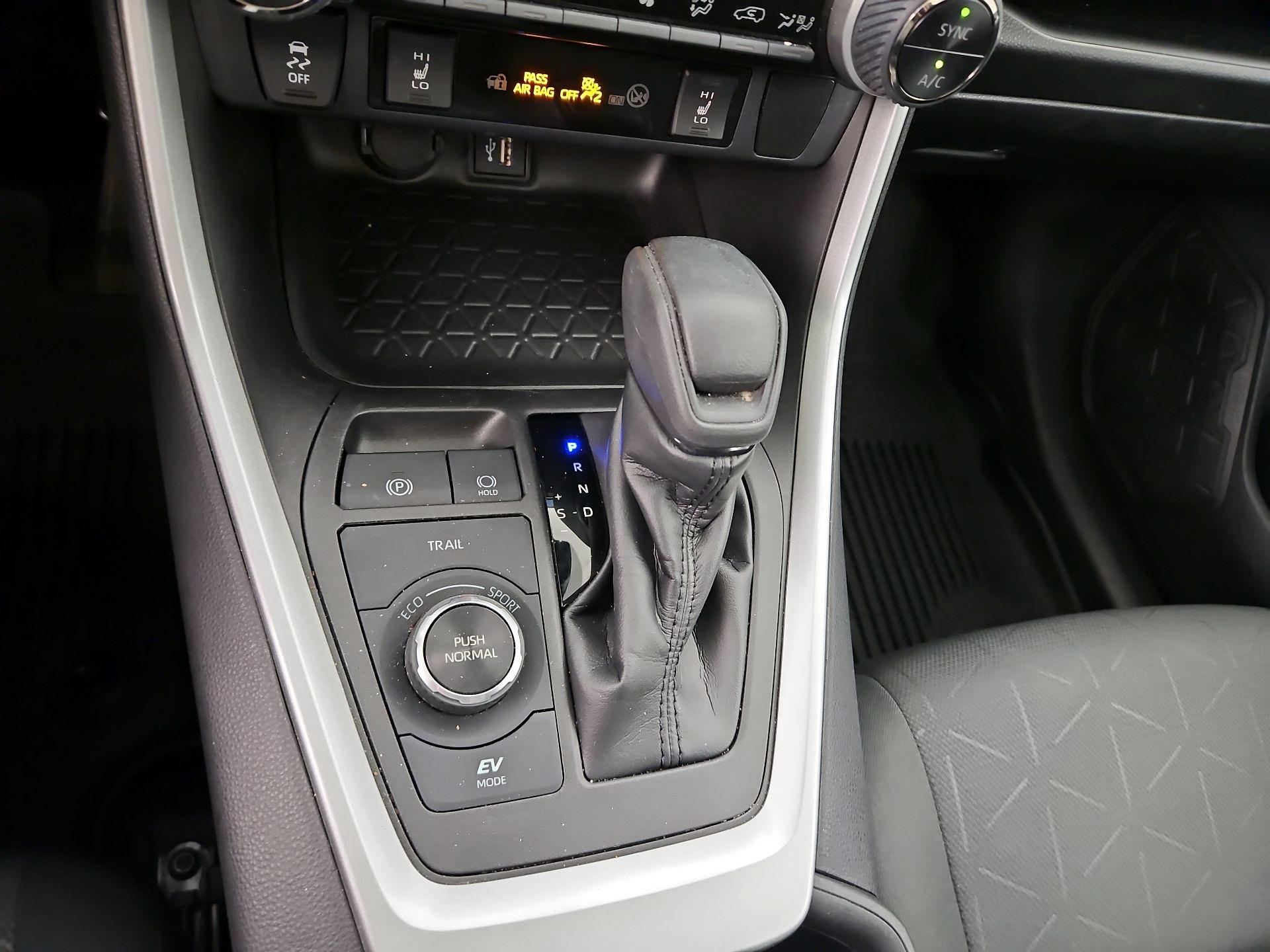 Thumbnail: 2023 Toyota RAV4 - 18