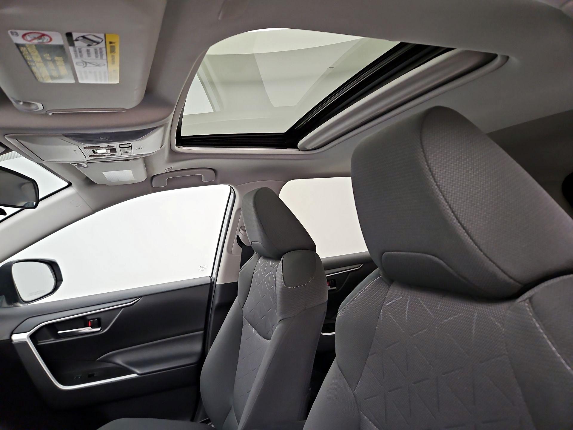 Thumbnail: 2023 Toyota RAV4 - 20