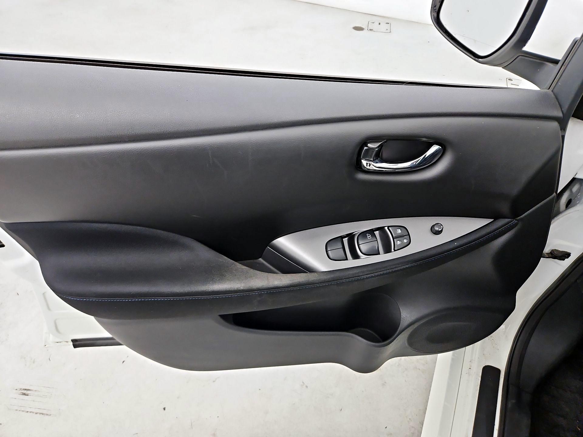 Thumbnail: 2019 Nissan Leaf - 12