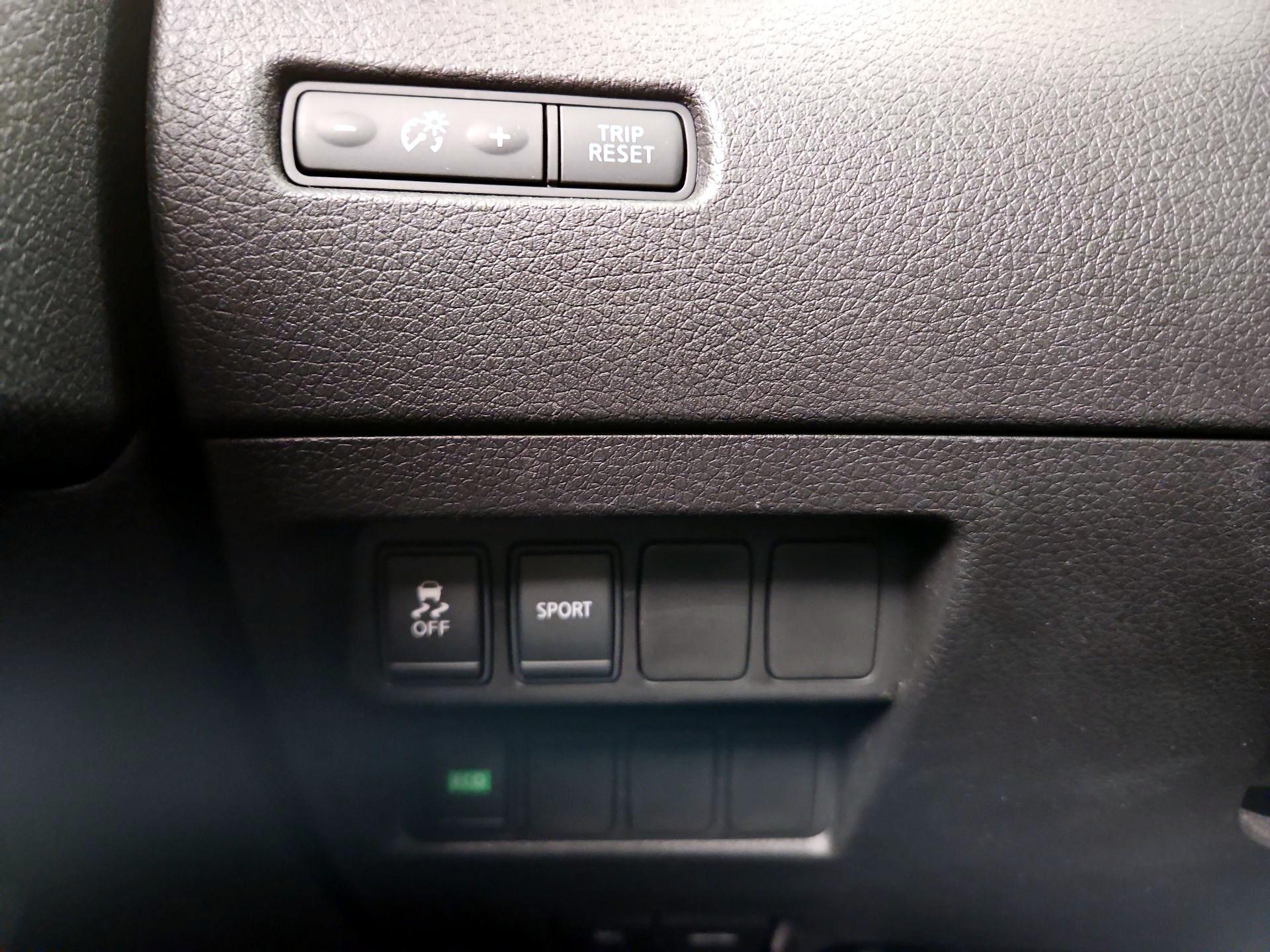 Thumbnail: 2016 Nissan Rogue - 13