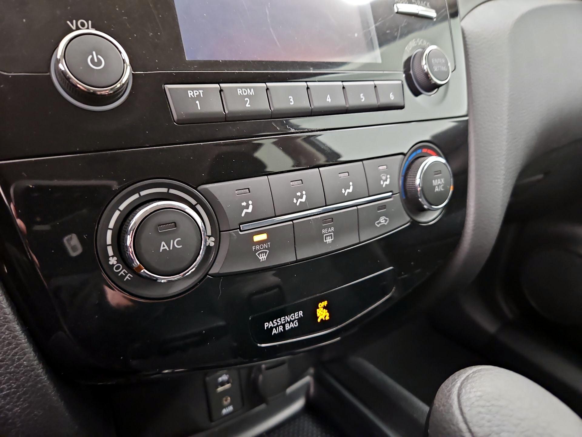 Thumbnail: 2016 Nissan Rogue - 16