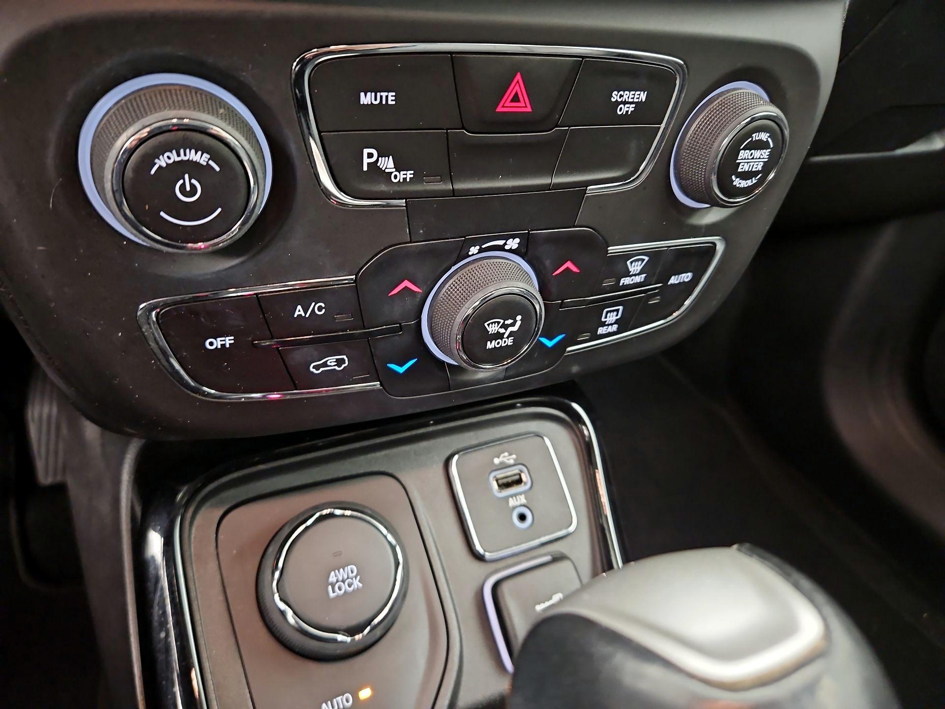 Thumbnail: 2018 Jeep Compass - 16