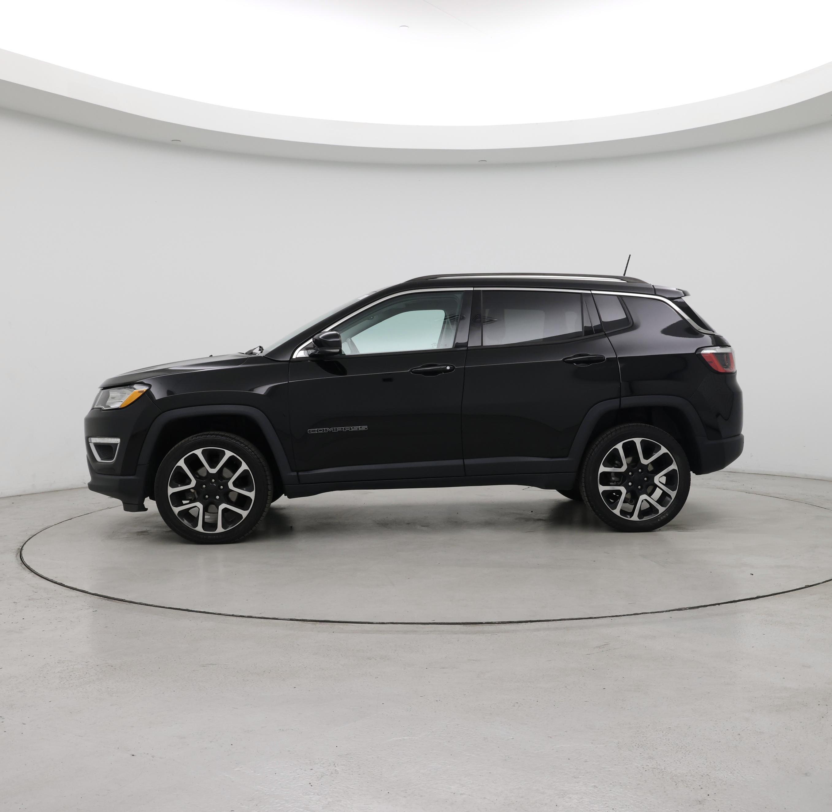 Thumbnail: 2018 Jeep Compass - 3